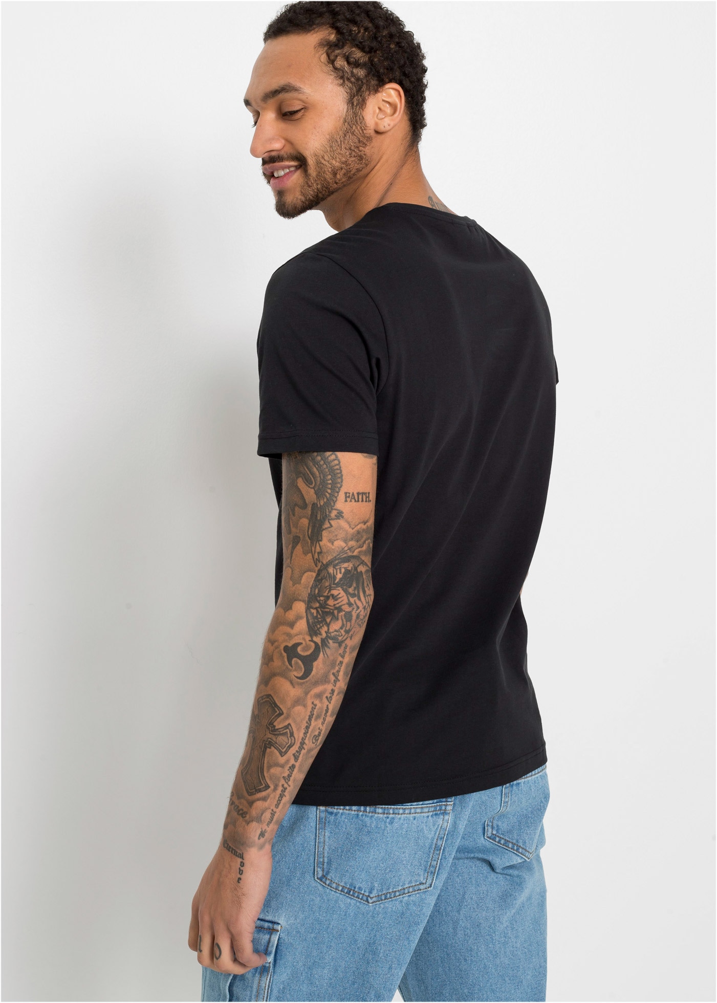 bonprix T-Shirt Packung, 2 regular fit, Kurzarm, coole Frontprints