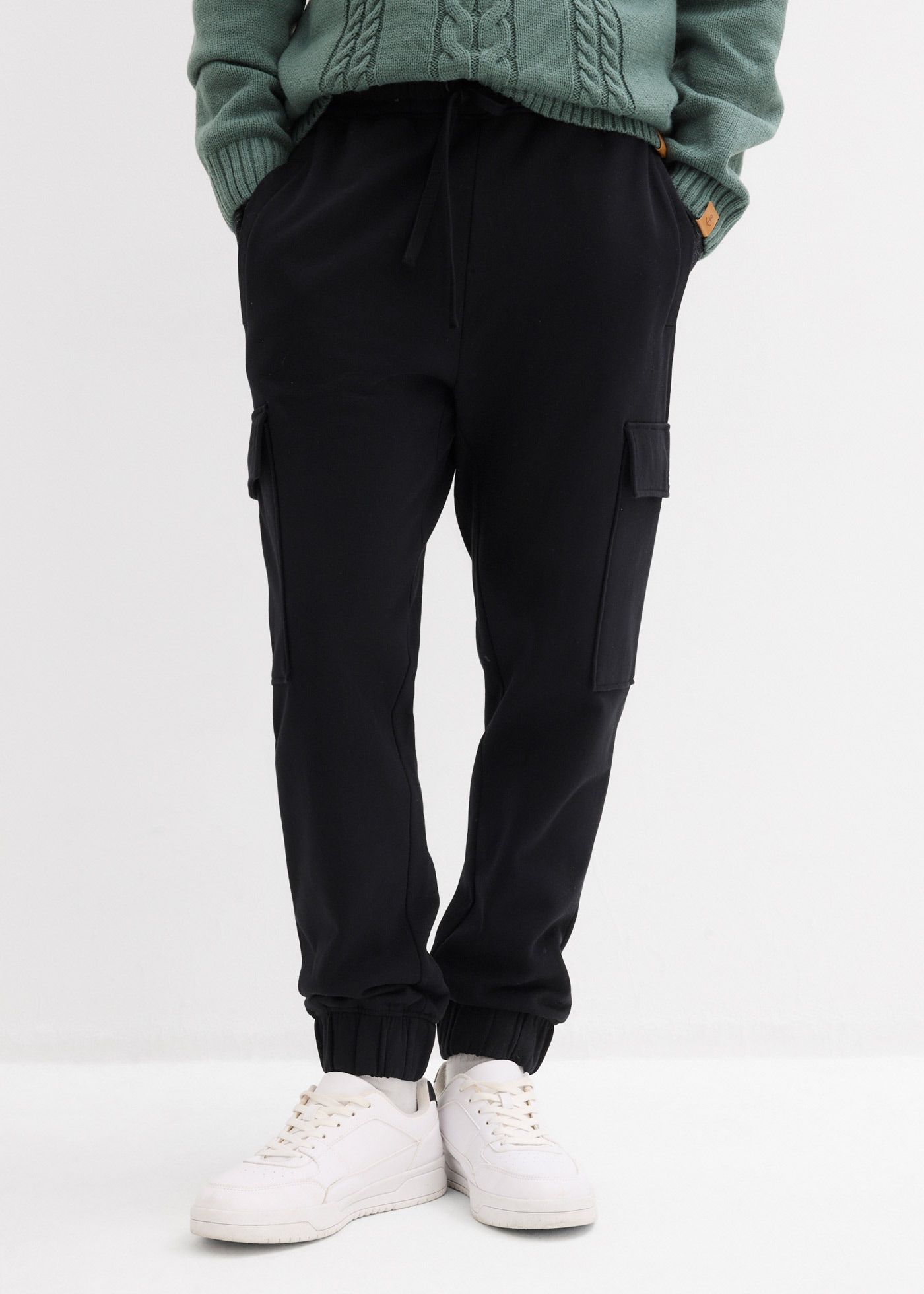 Image of bonprix Jogginghose aus reiner Baumwolle, weich angerautes Innenmaterial, Loose Fit