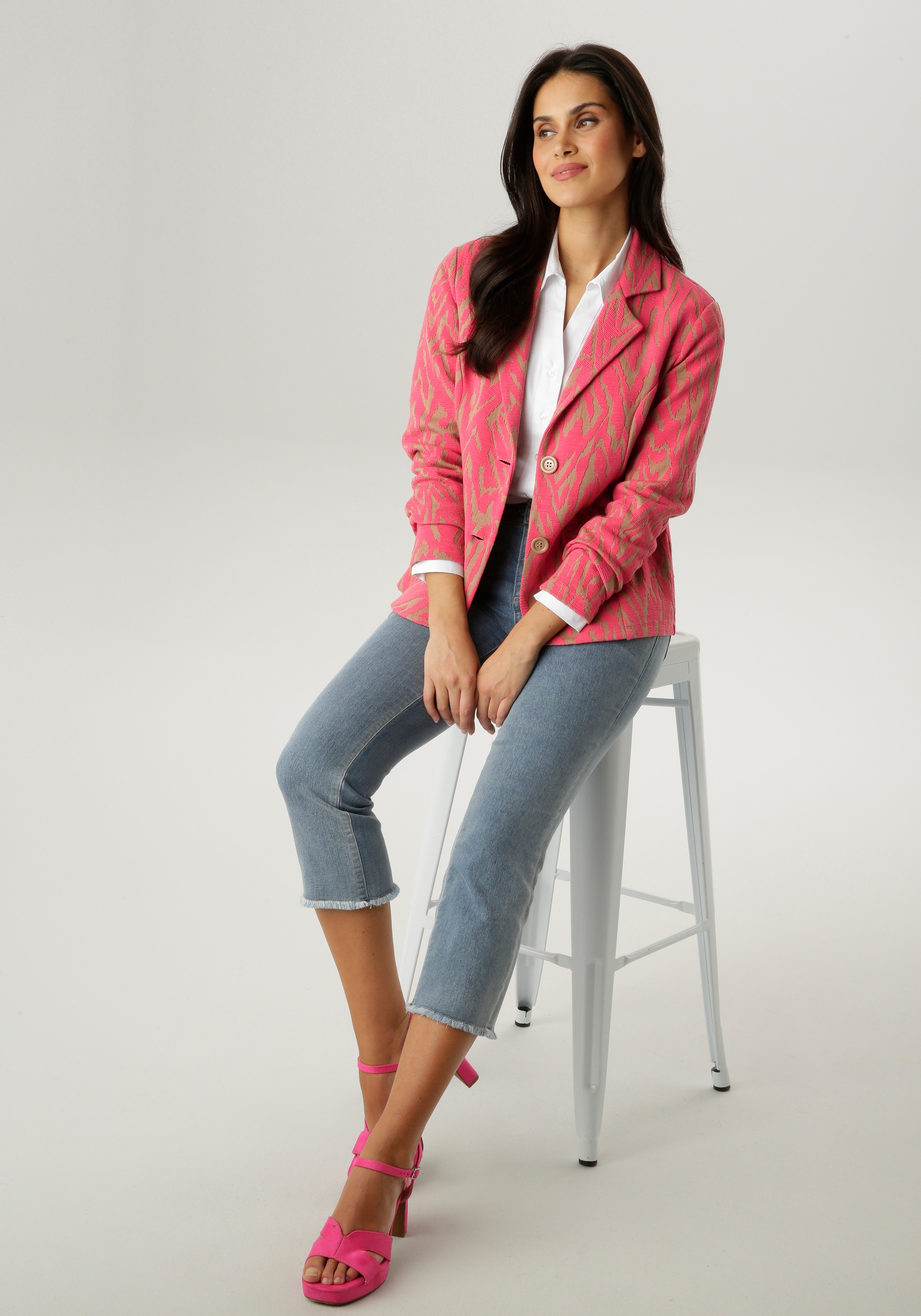 Aniston SELECTED Blazer court in trendy Jacquard-Qualität - NEUE KOLLEKTION