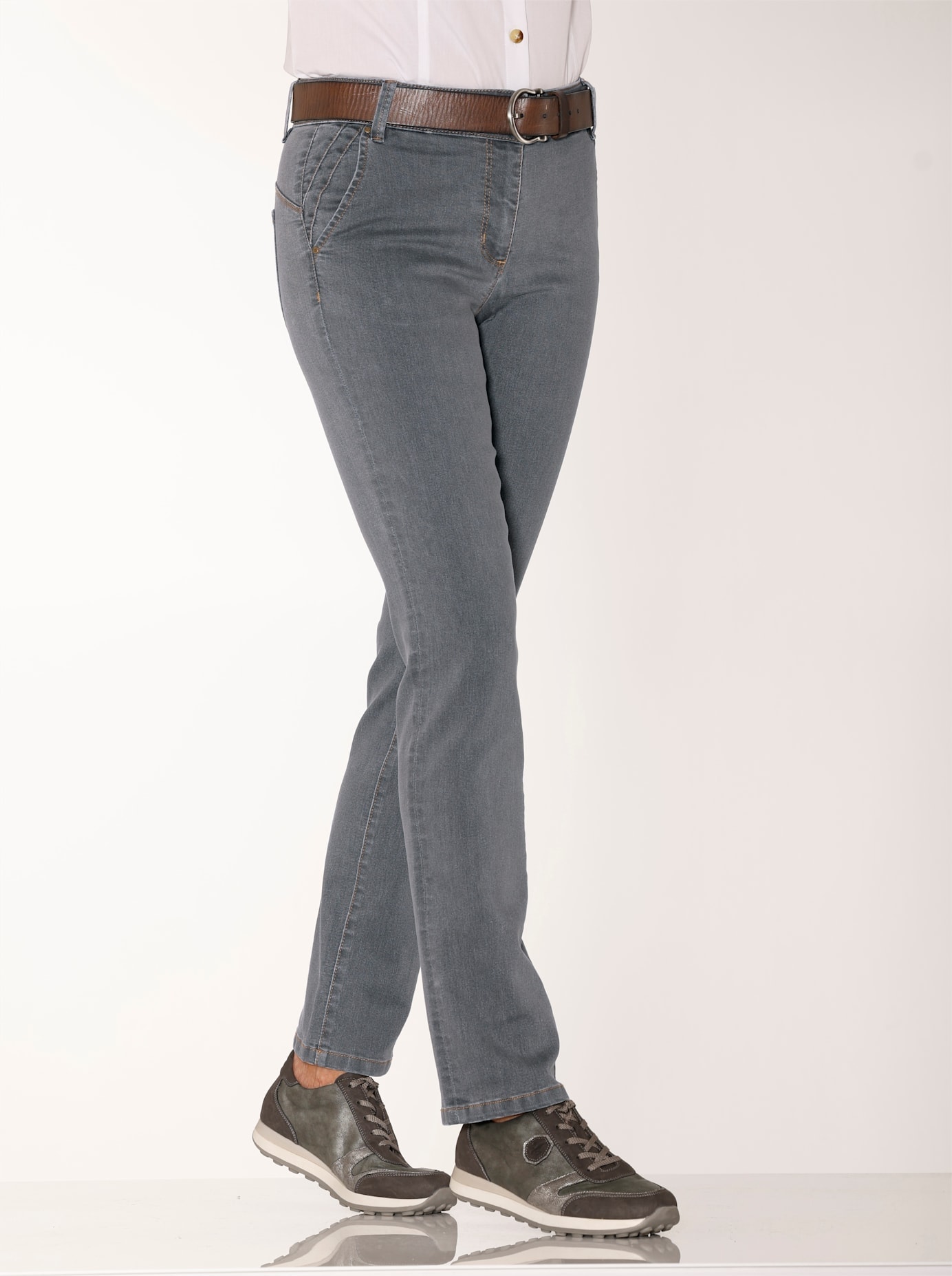 Image of Casual Looks Bequeme Jeans 1