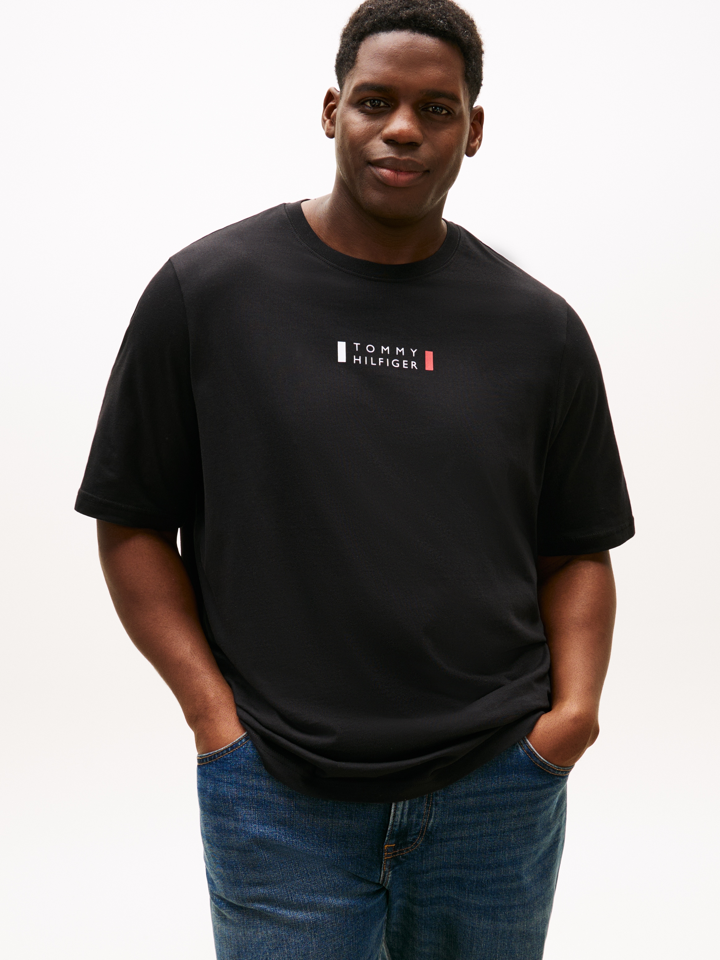 Tommy Hilfiger Big & Tall T-shirt »BT-BRAND LOVE SMALL CENTER« Grosse Grössen, Rundhals, kleiner Logoprint