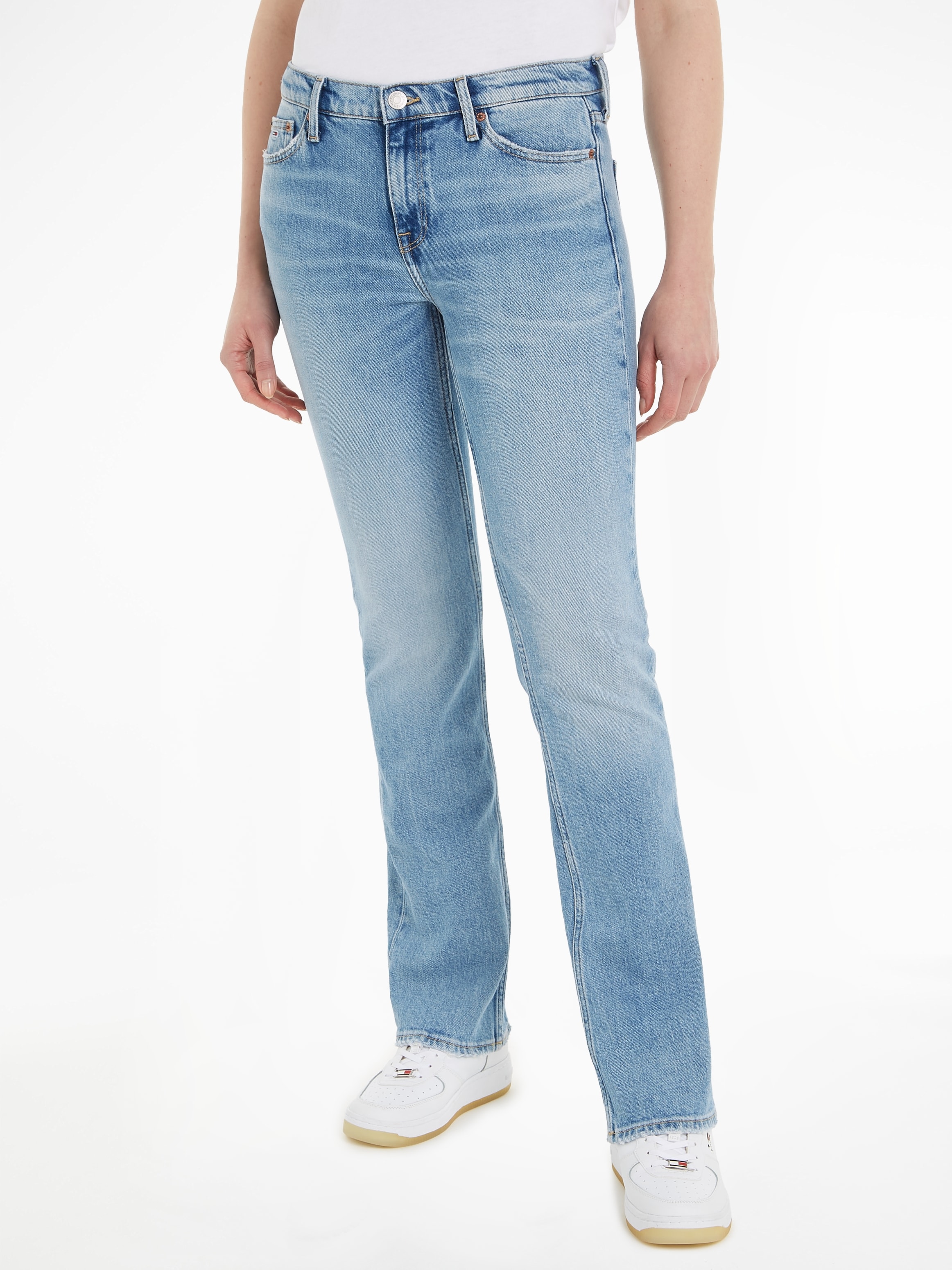 Tommy Jeans Bootcut-Jeans »Maddie«, mit Tommy Jeans Markenlabel & Badge-Tommy Jeans 1
