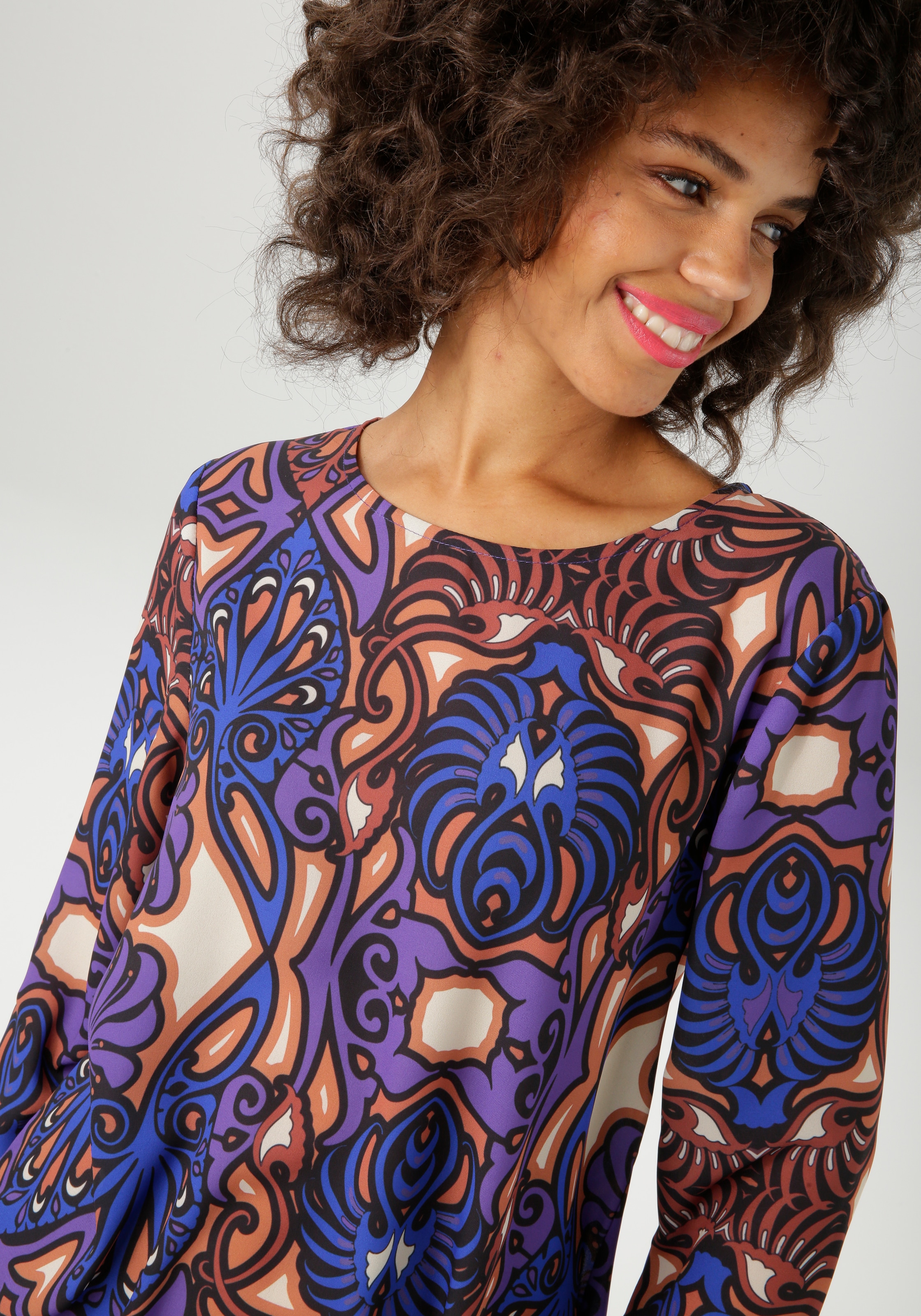 Aniston CASUAL Minikleid, mit grossflächigem Ornament-Druck - NEUE KOLLEKTION