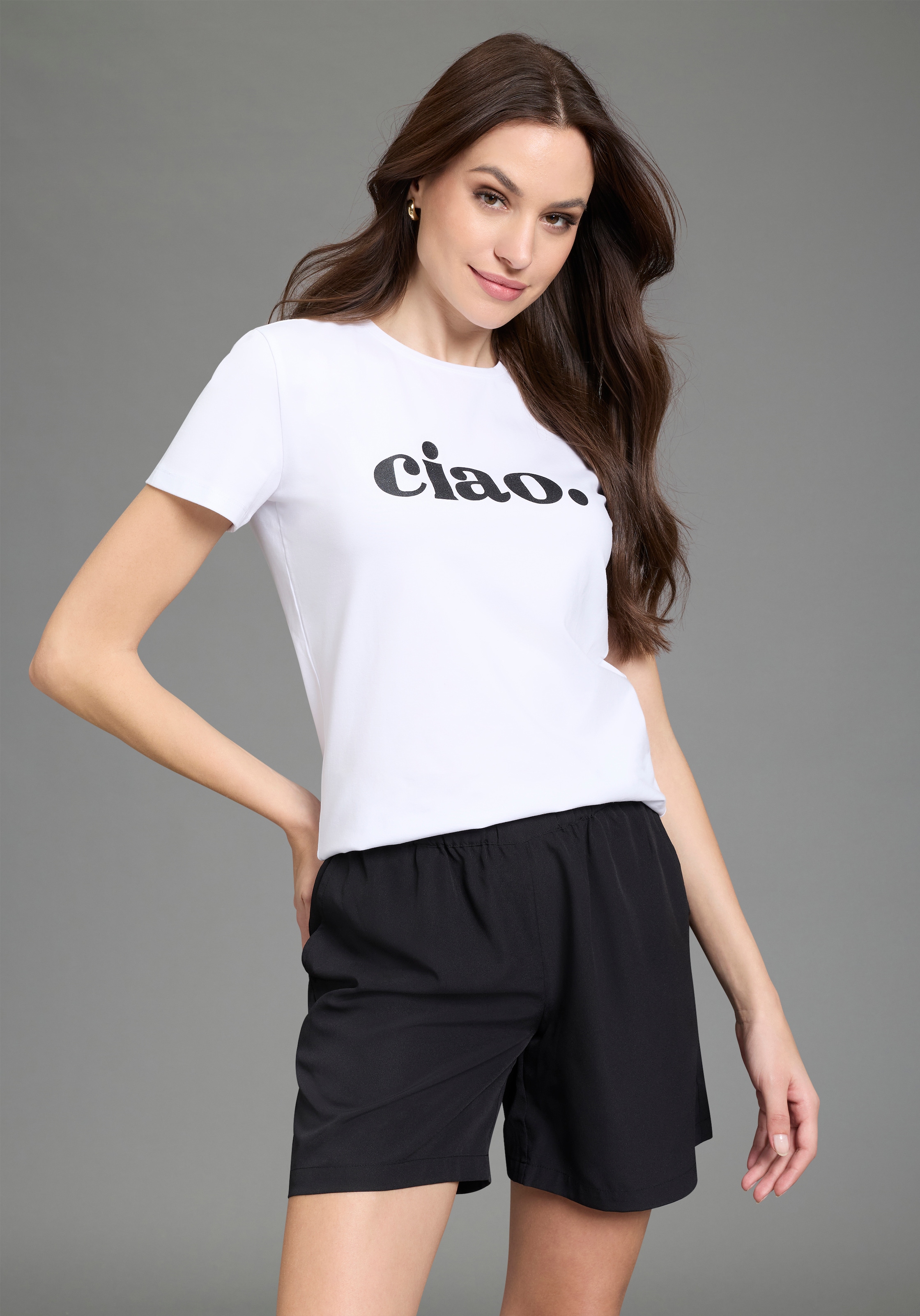 Image of Laura Scott T-Shirt "ciao" mit glitzerndem Statement-Print, figurumspielende Passform
