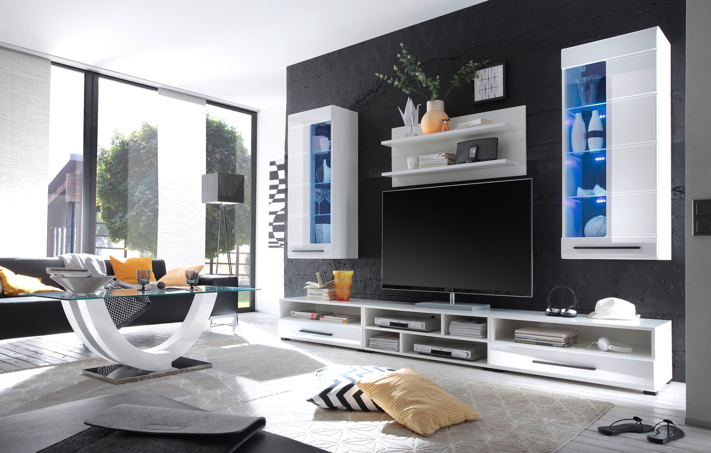 Stolkom Couchtisch »Swing Glastisch, Wohnzimmertisch mit Glas, BxHxT 120x48x60 cm«, Sicherheitsglas 8mm stark, Gestell U-förmig in weiss hochglanz lackiert