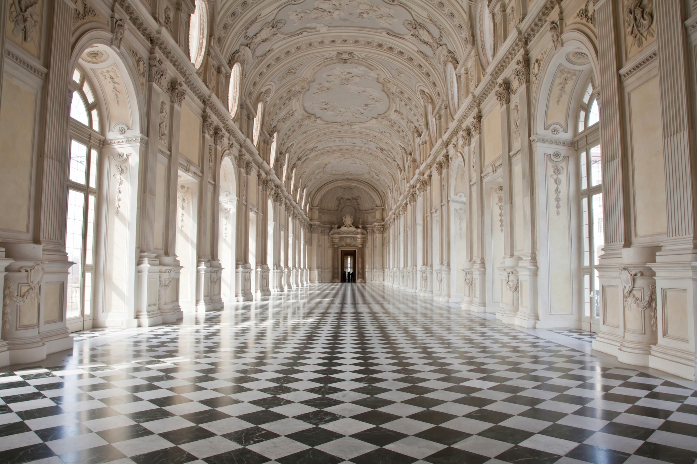 Image of Papermoon Fototapete "ARCHITEKTUR-VENARIA ROYAL PALACE BAROCK BOGEN SÄULEN"