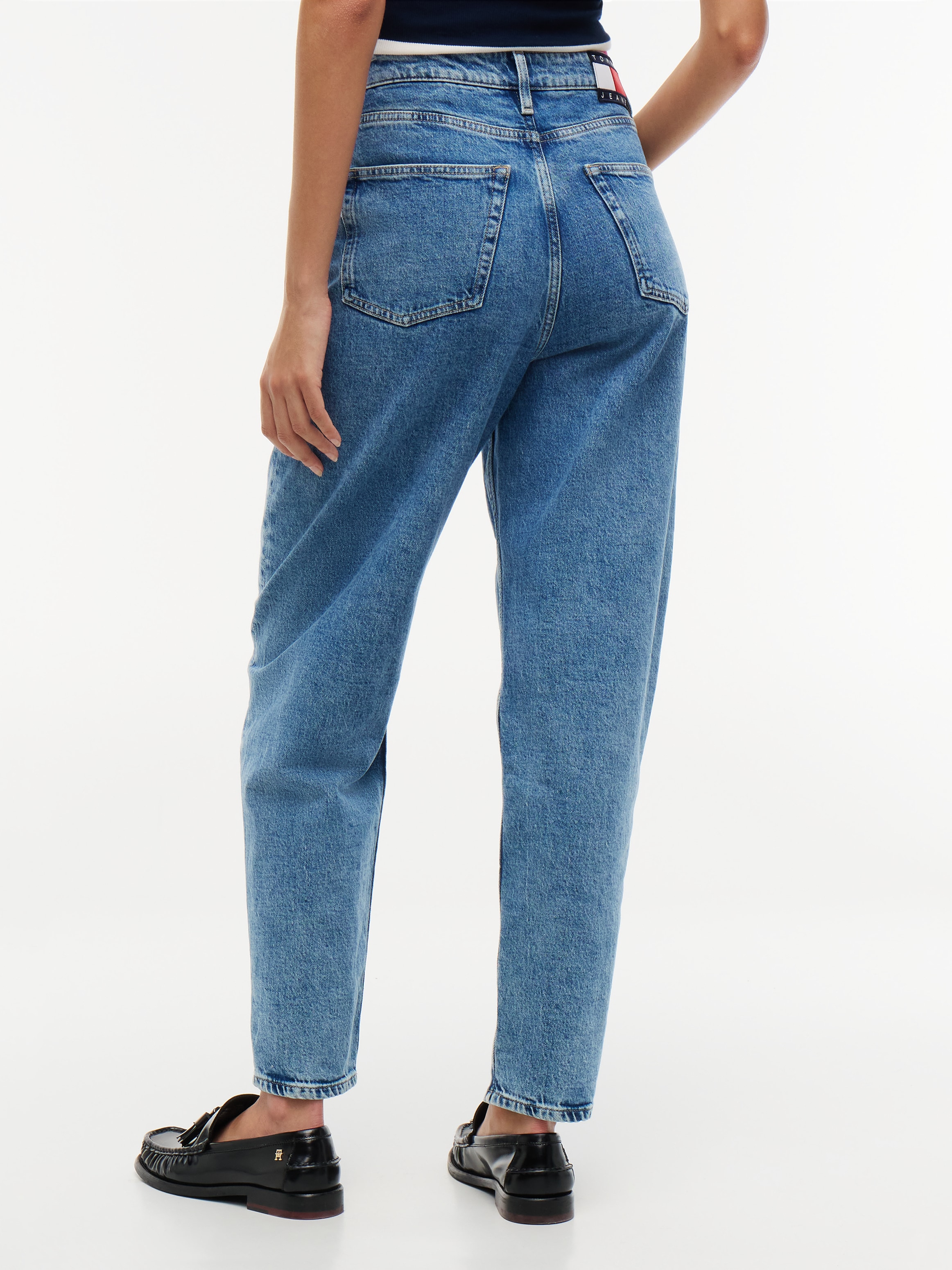 Tommy Jeans Mom-Jeans »90'S MOM HIGH TAPERED BJ4138« Baumwollmischung