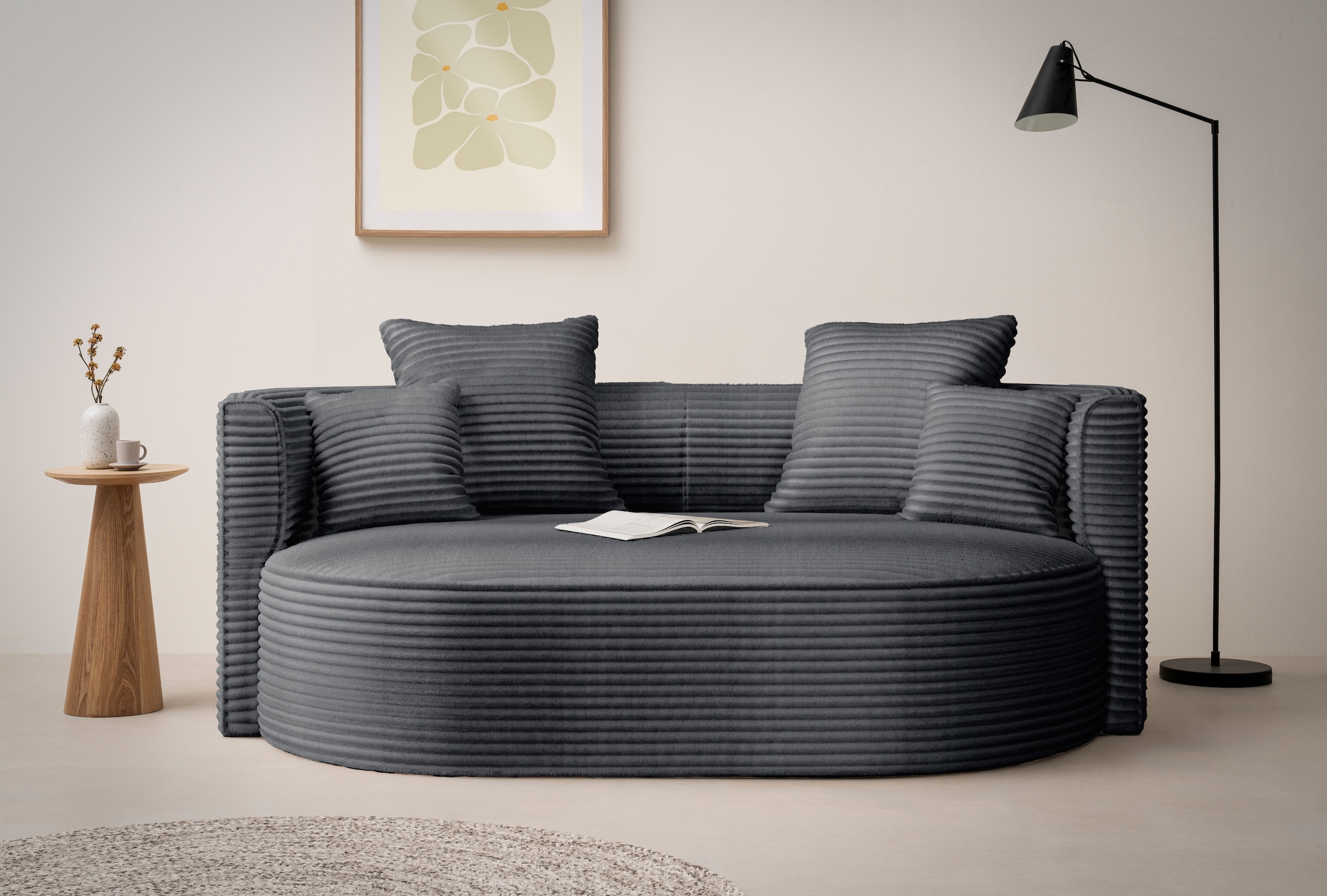 LeGer Home by Lena Gercke 2,5-Sitzer »ISALIE, rundes Loungesofa, mit Kissen, perfekt gepolstert«, moderne Stoffe, mit 4 Zierkissen, extra grosse Sitzfläche