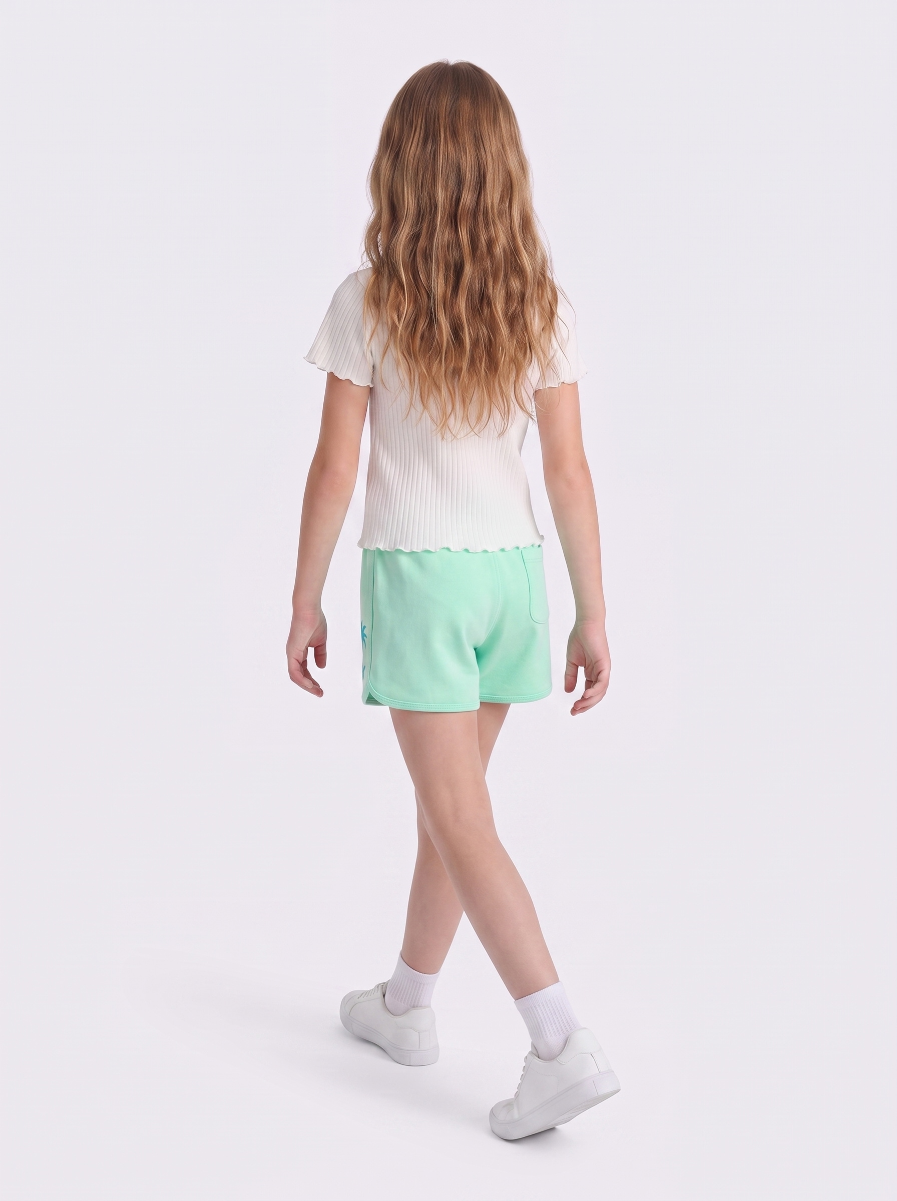 KIDS ONLY Sweatshorts »KOGAMANDA LIFE STRING SHORTS UB FR SWT«  mit kleinem Motiv am linken Bein