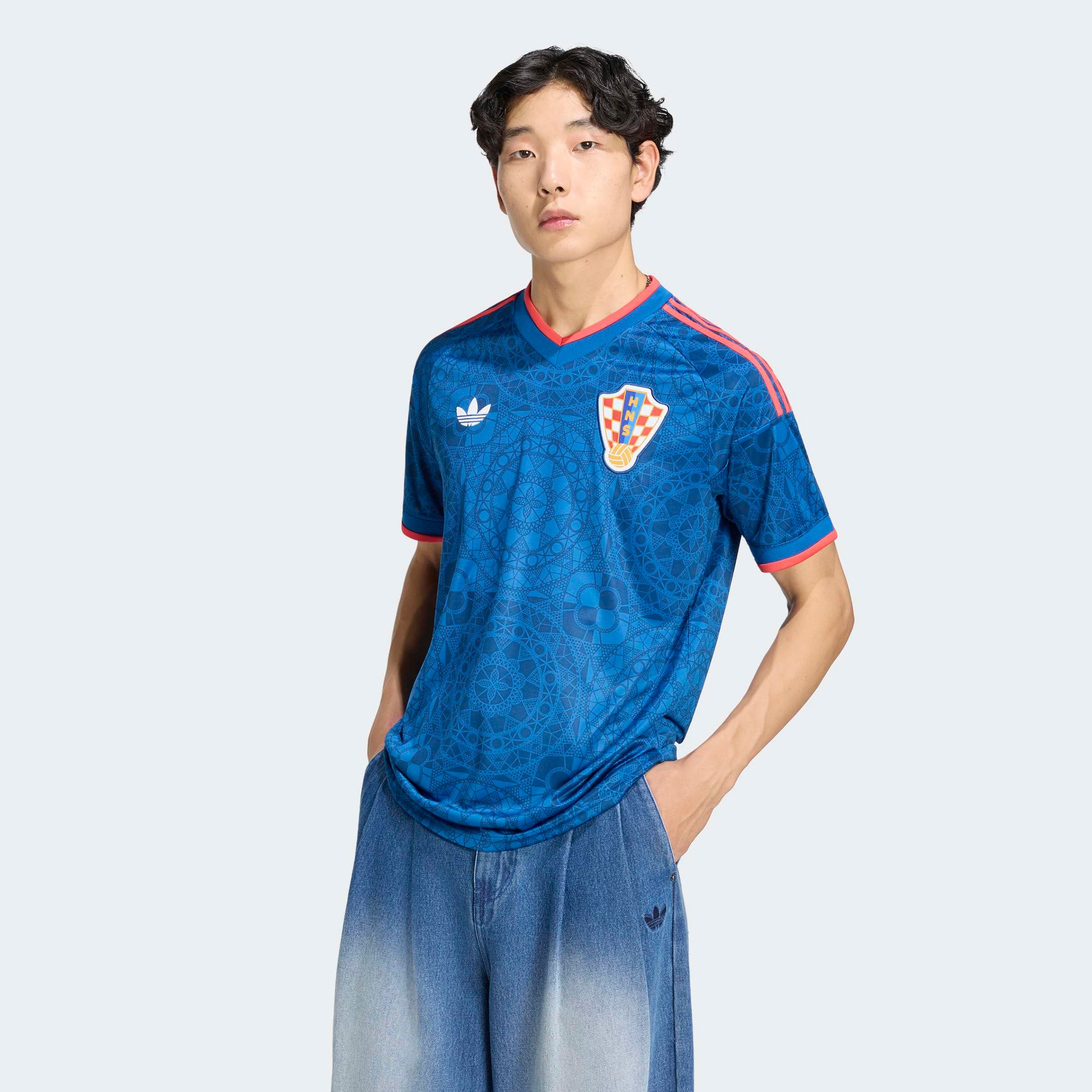 Image of adidas Performance Fussballtrikot "KROATIEN 26 AUSWÄRTSTRIKOT" mit Climacool Technologie, aus Polyester, mit V-Ausschnitt