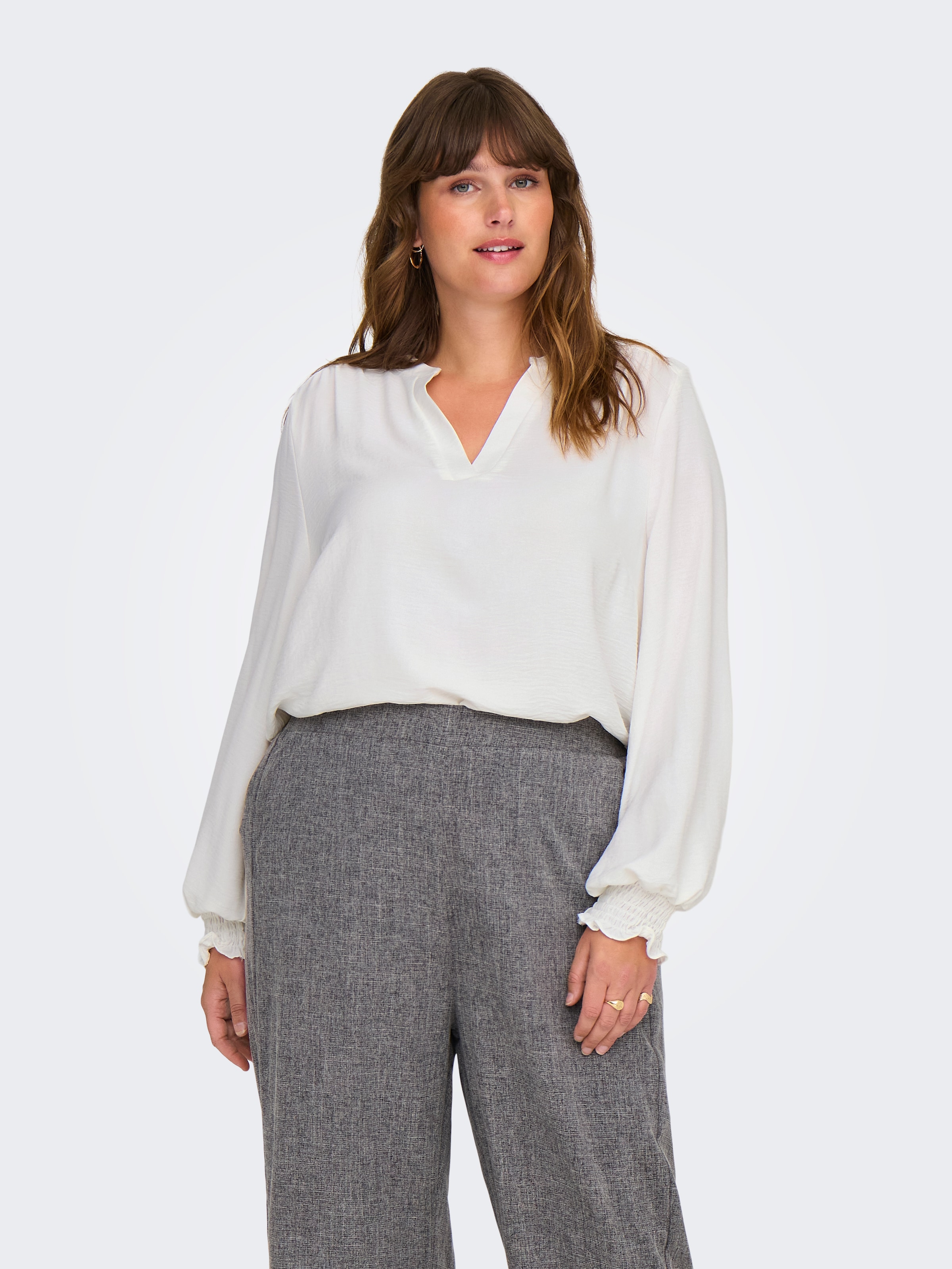Image of ONLY CARMAKOMA Shirtbluse "CARMETTA LIFE V-NECK TOP WVN NOOS" Kunstfaser, regular fit