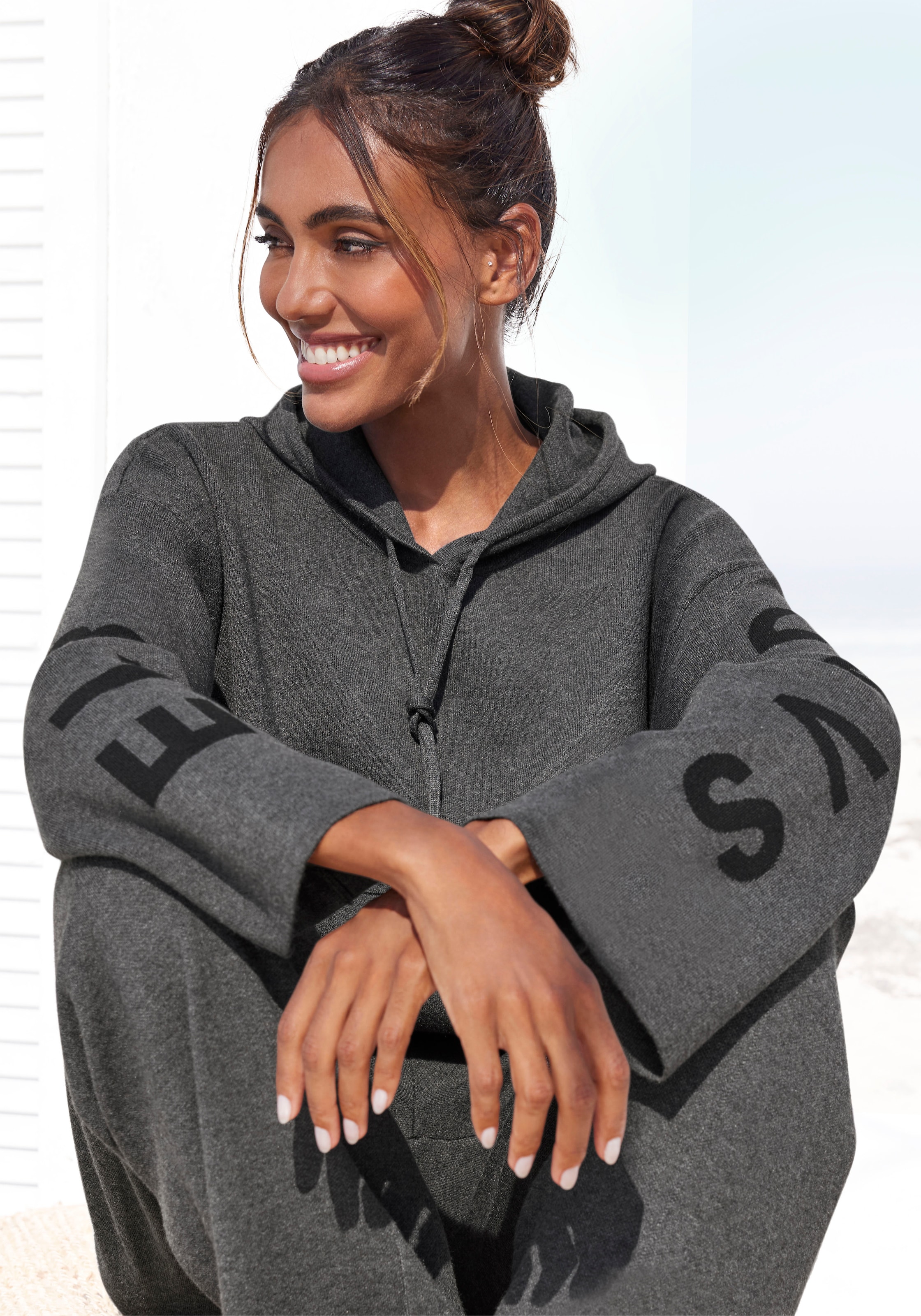 Image of Elbsand Kapuzenpullover mit Logostickerei, Loungewear
