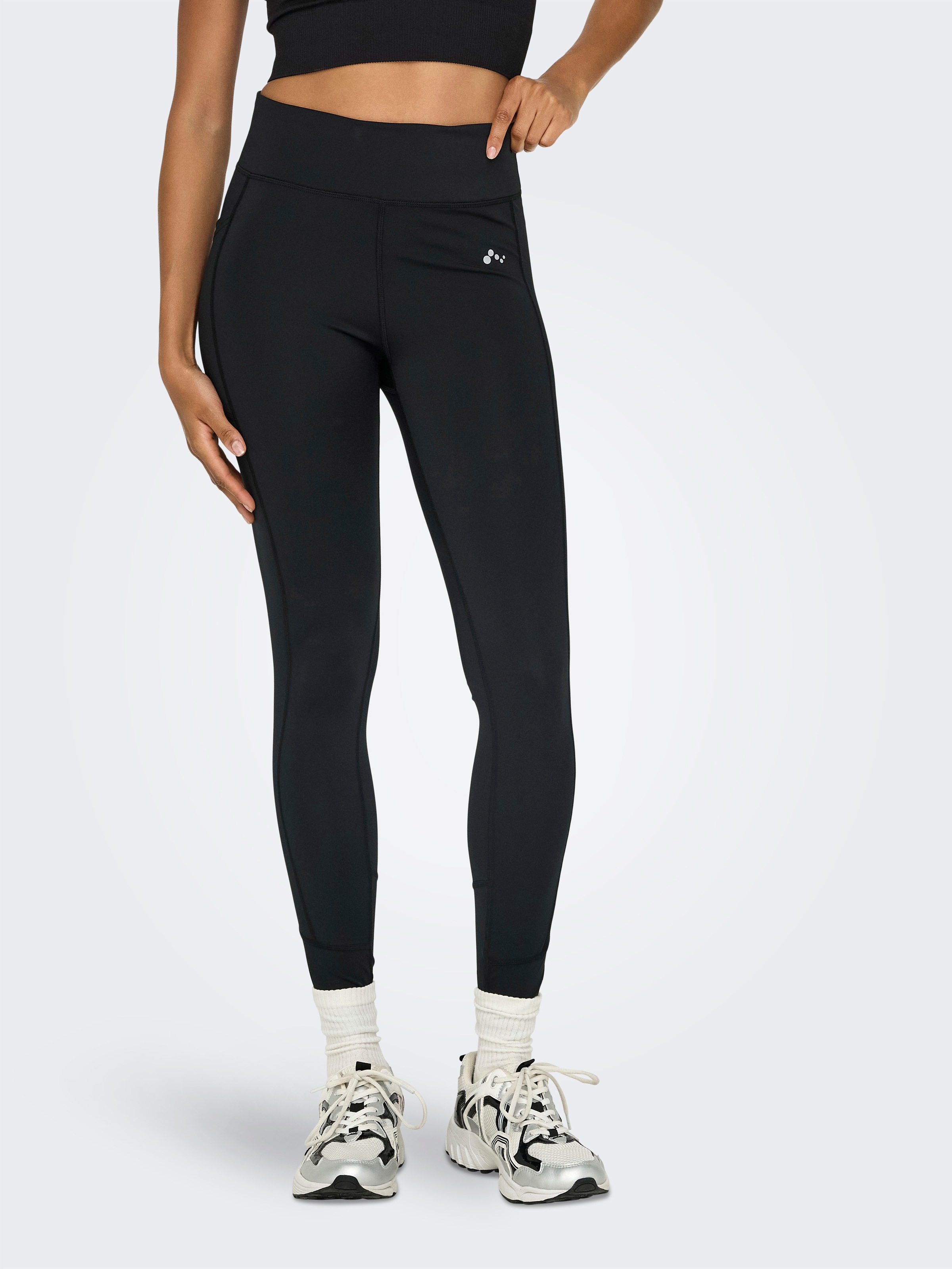 ONLY Play Funktionstights "ONPMILA-2 HW PCK TRAIN TIGHTS NOOS" figurbetonte Passform, aus Polyester und Elasthan, schnell trocknend