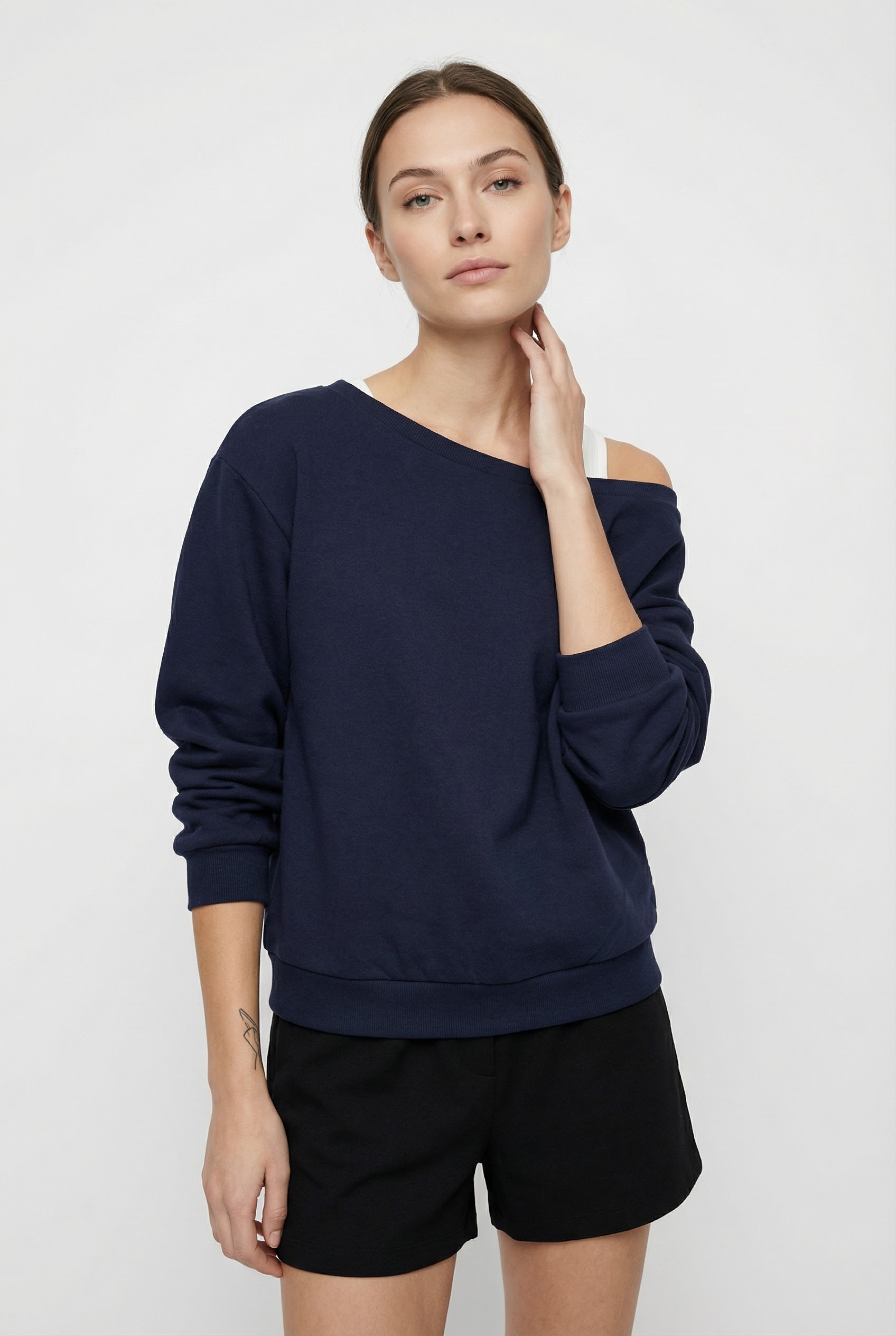 Image of ONLY Sweatshirt "ONLRHINA L/S ONE SHOULDER NOOS SWT", Baumwollmischung, oversize