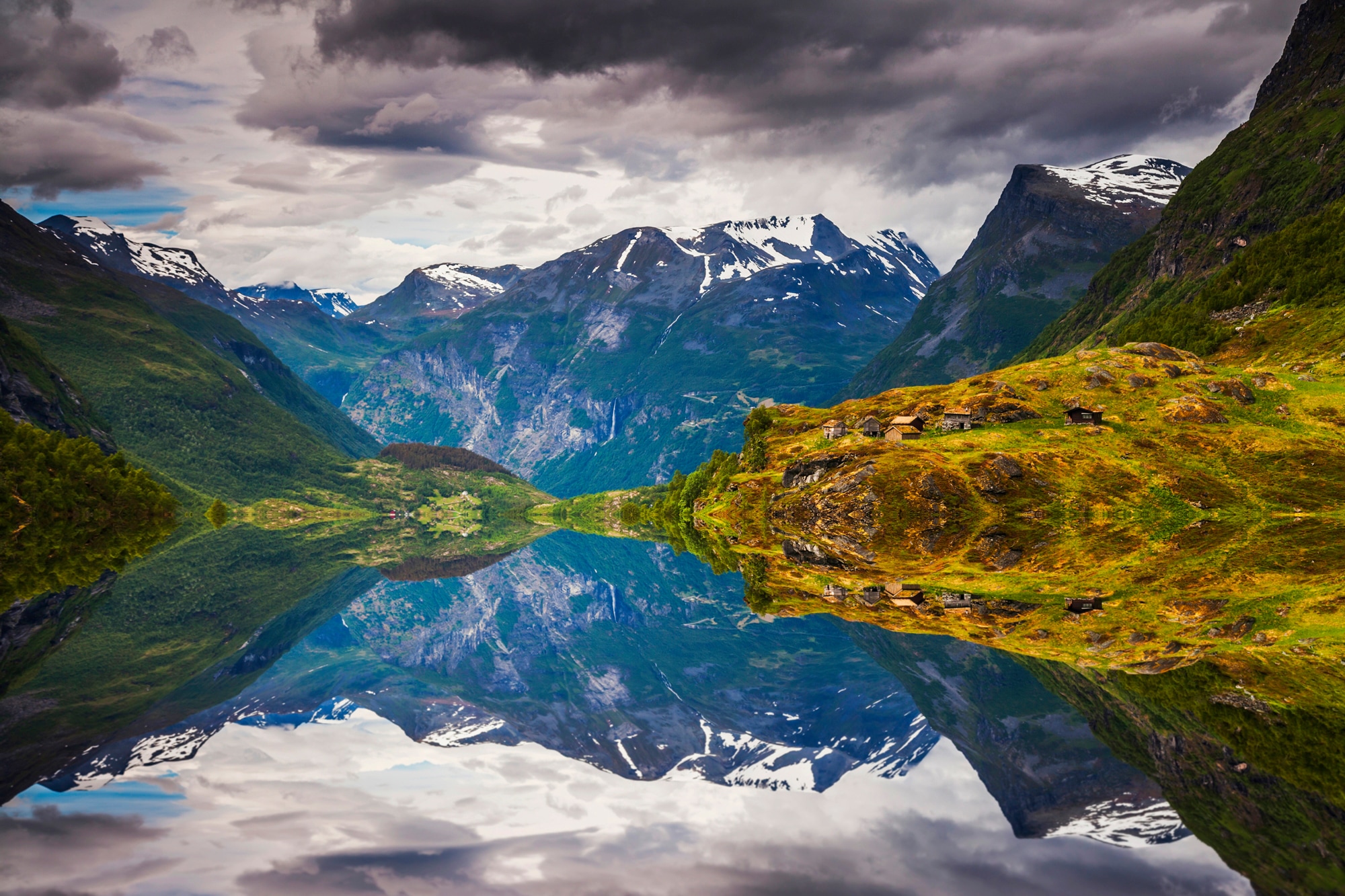 Image of Papermoon Fototapete "FJORD NORWEGEN-SEE GEBIRGE BERGE ALPEN SONNE DORF MEER"