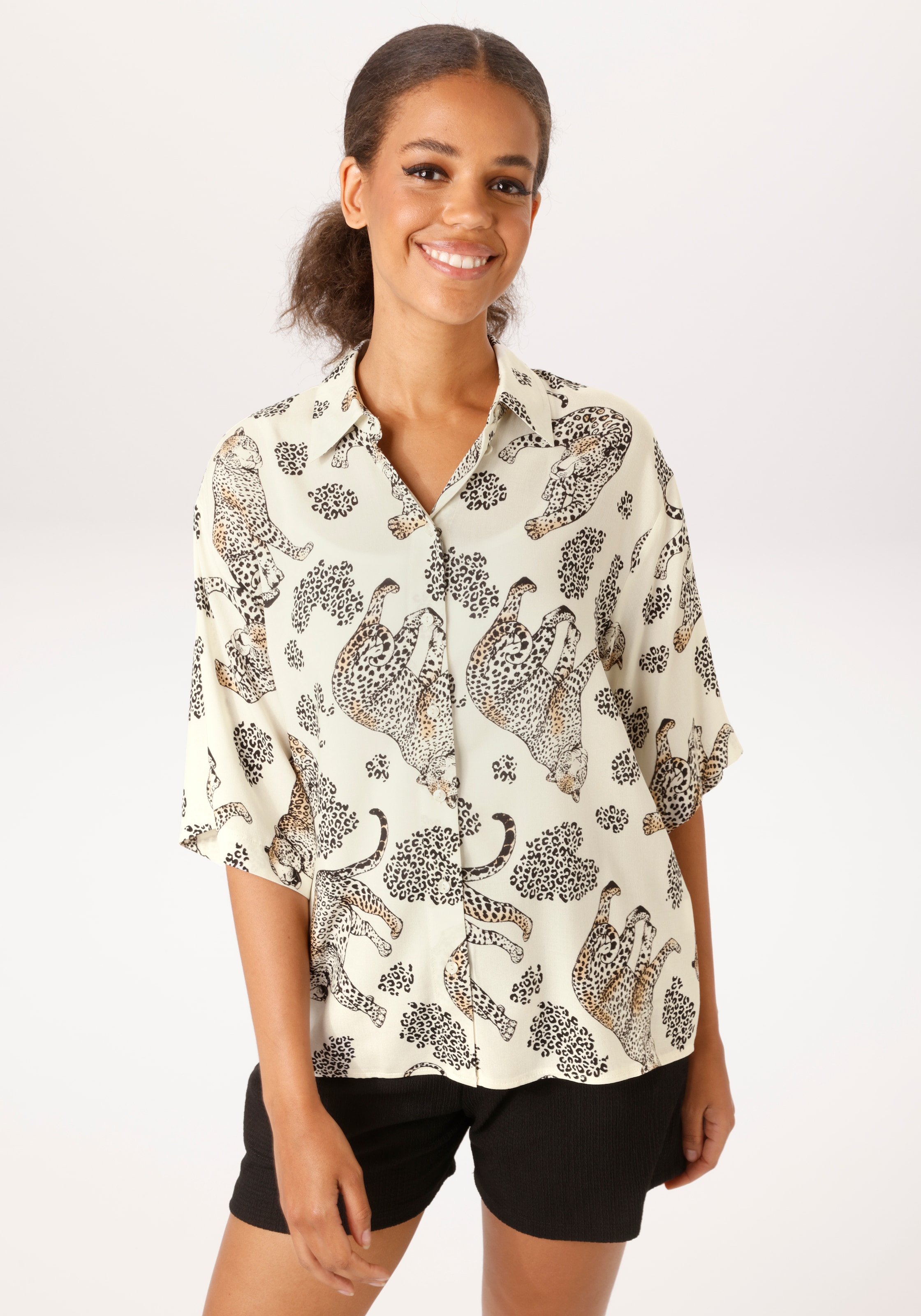 Image of Aniston CASUAL Hemdbluse mit dekorativen Leoparden bedruckt
