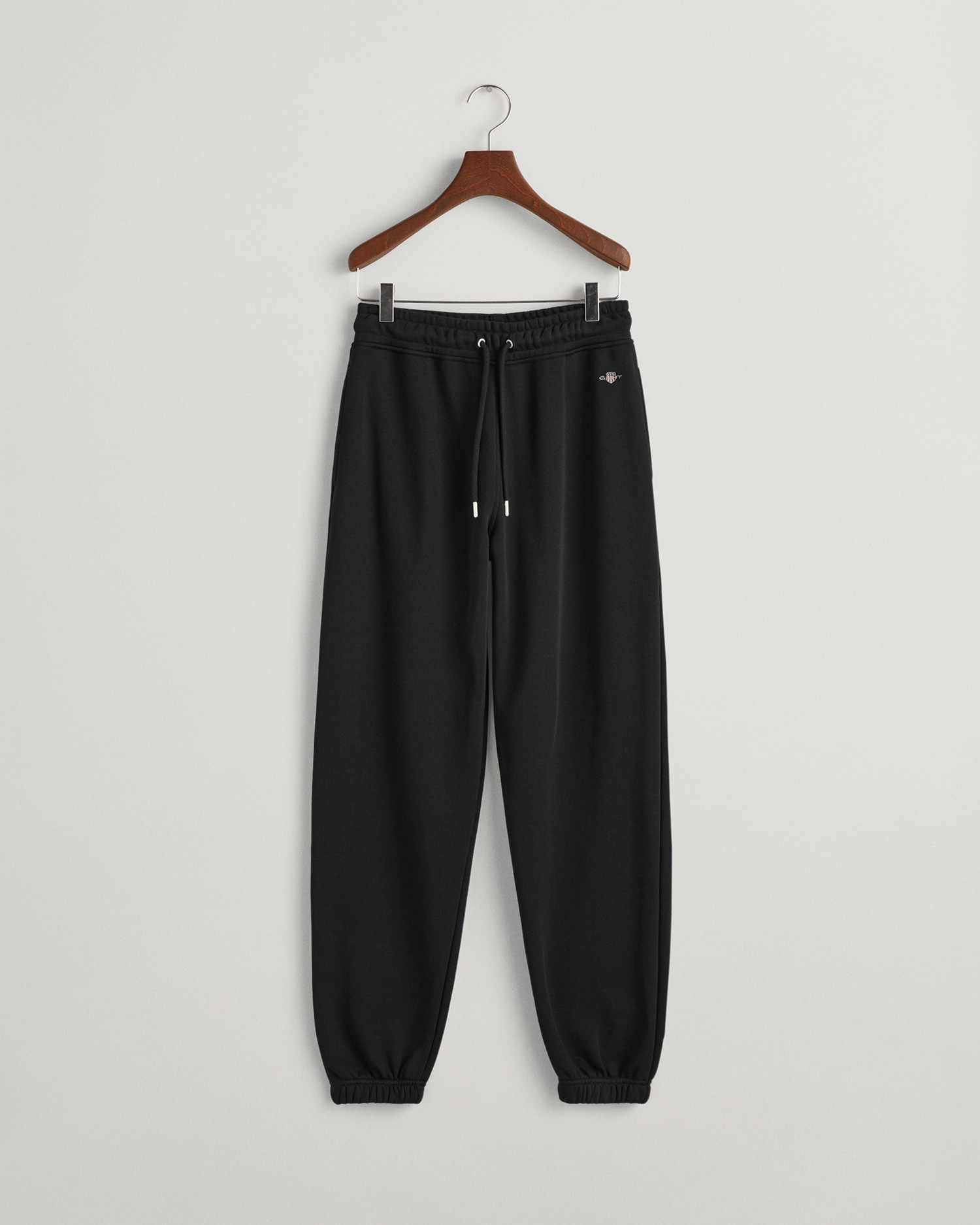 Gant Sweathose »REL SHIELD SWEATPANTS«, mit Logostickerei