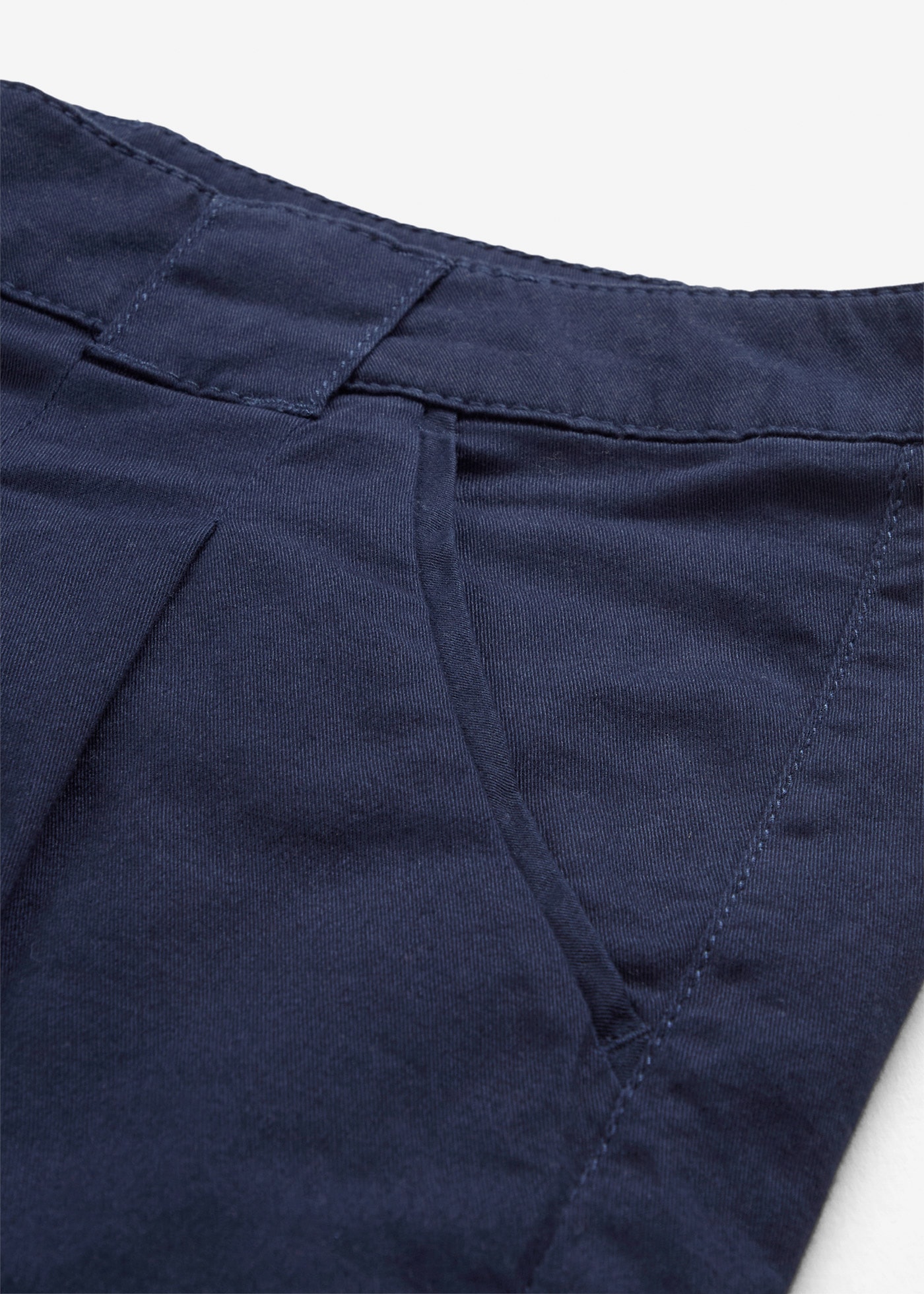 bonprix Chinos  schmale Form, mit Bundfalten und praktischen Taschen