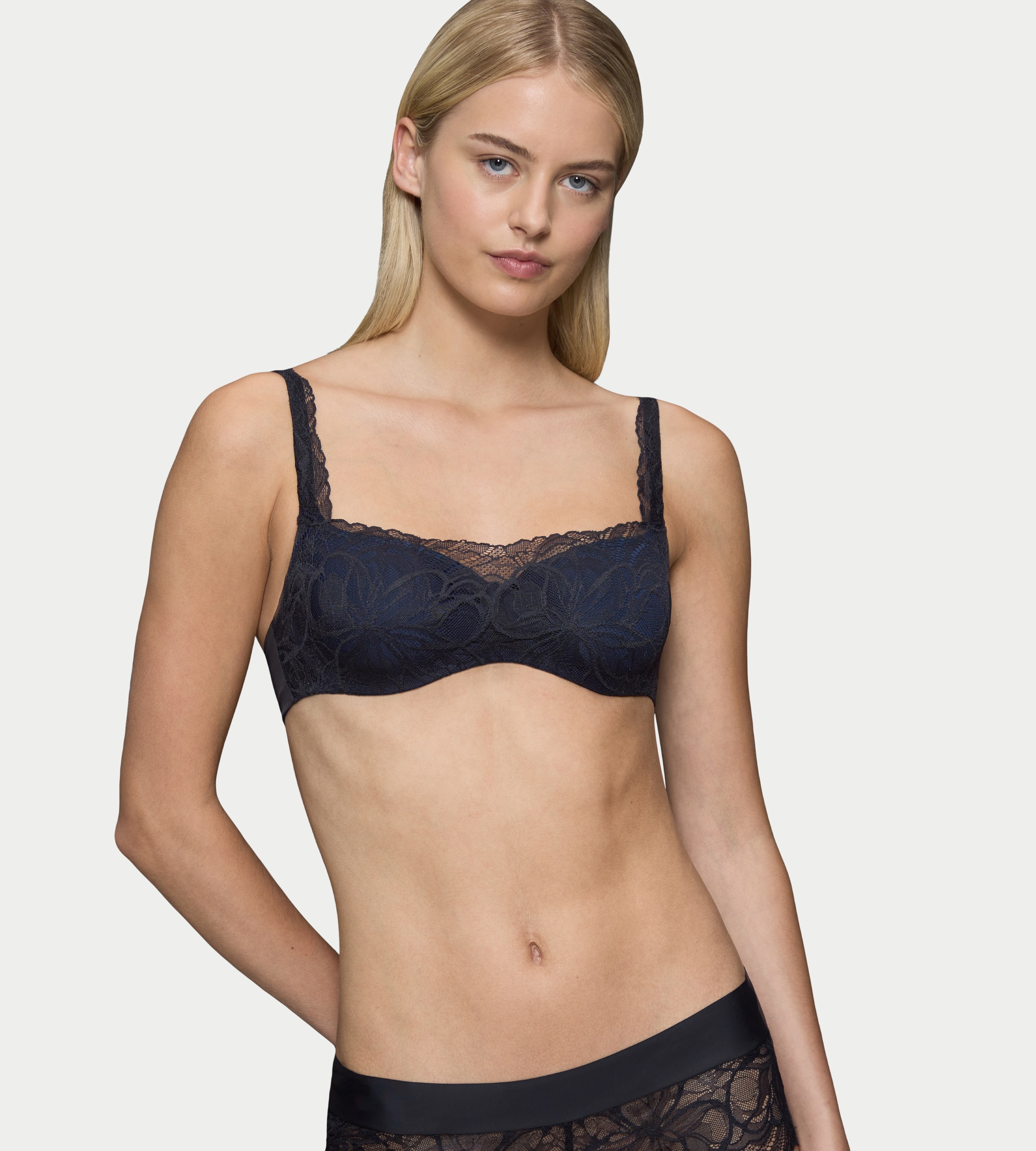 Image of Triumph Balconette-BH "Body Make-Up Illusion Lace" Komfort Bügel, gepolstert, weiche Spitze