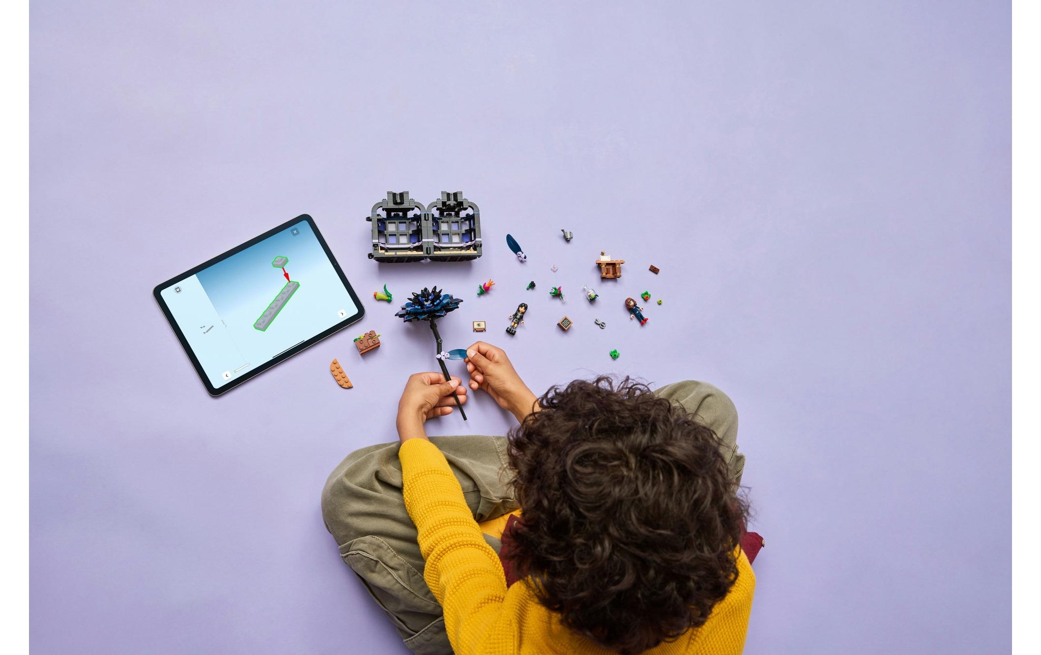 LEGO® Briques de jeu »LEGO® Wednesday Schwarze Dahlie 76784«