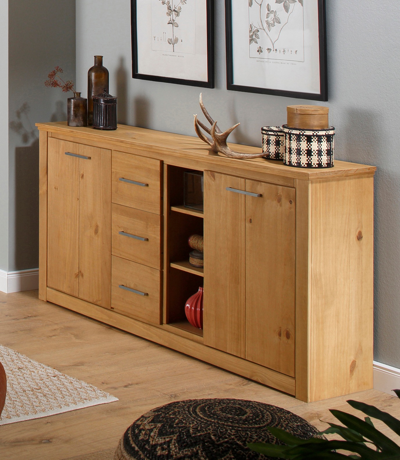 Image of Home affaire Sideboard »Celia«, mit einer schönen Holzstruktur und edlen Metallgriffen bei Ackermann Versand Schweiz