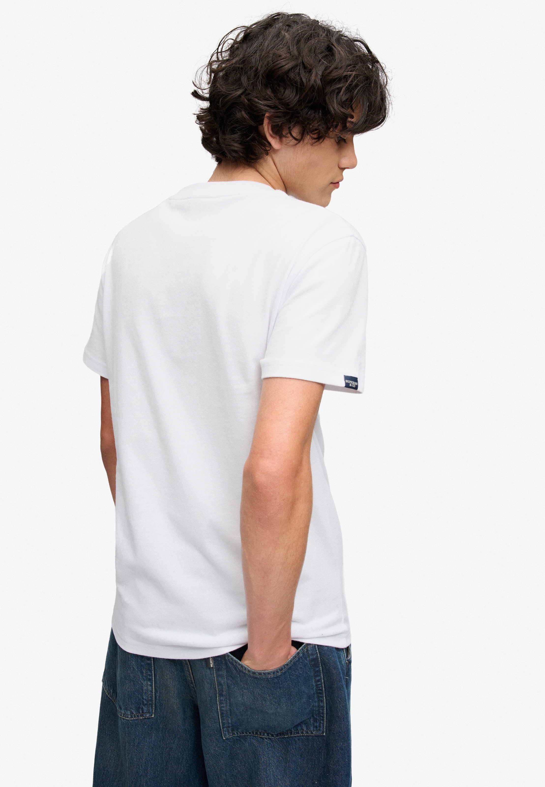 Superdry Shirt à col rond »ESSENTIAL SDCO LOGO EMB TEE« coton, coupe régulière