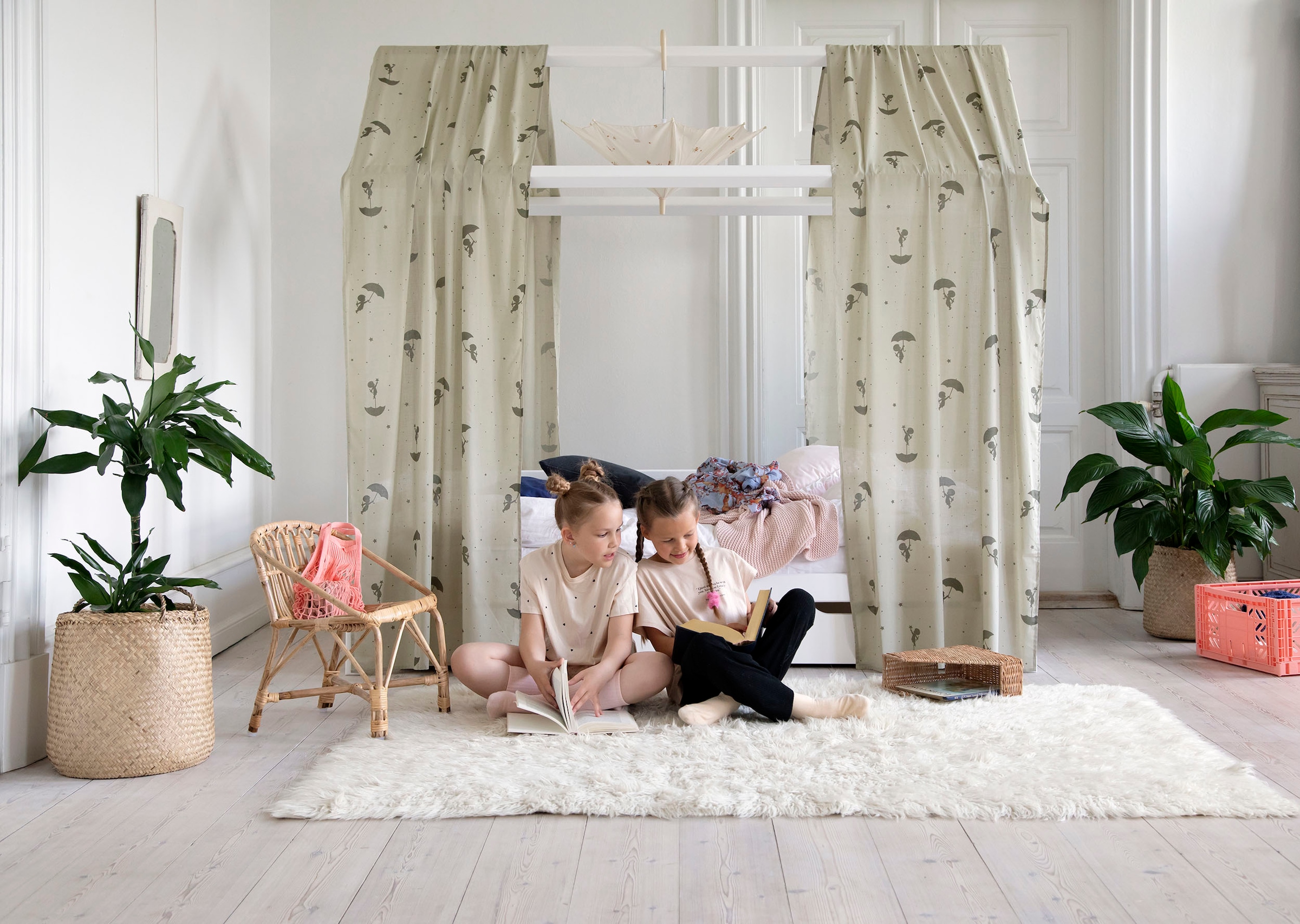 Hoppekids Kinderbett »ECO Dream« Hausbett mit Dach 90x200 massiv weiss