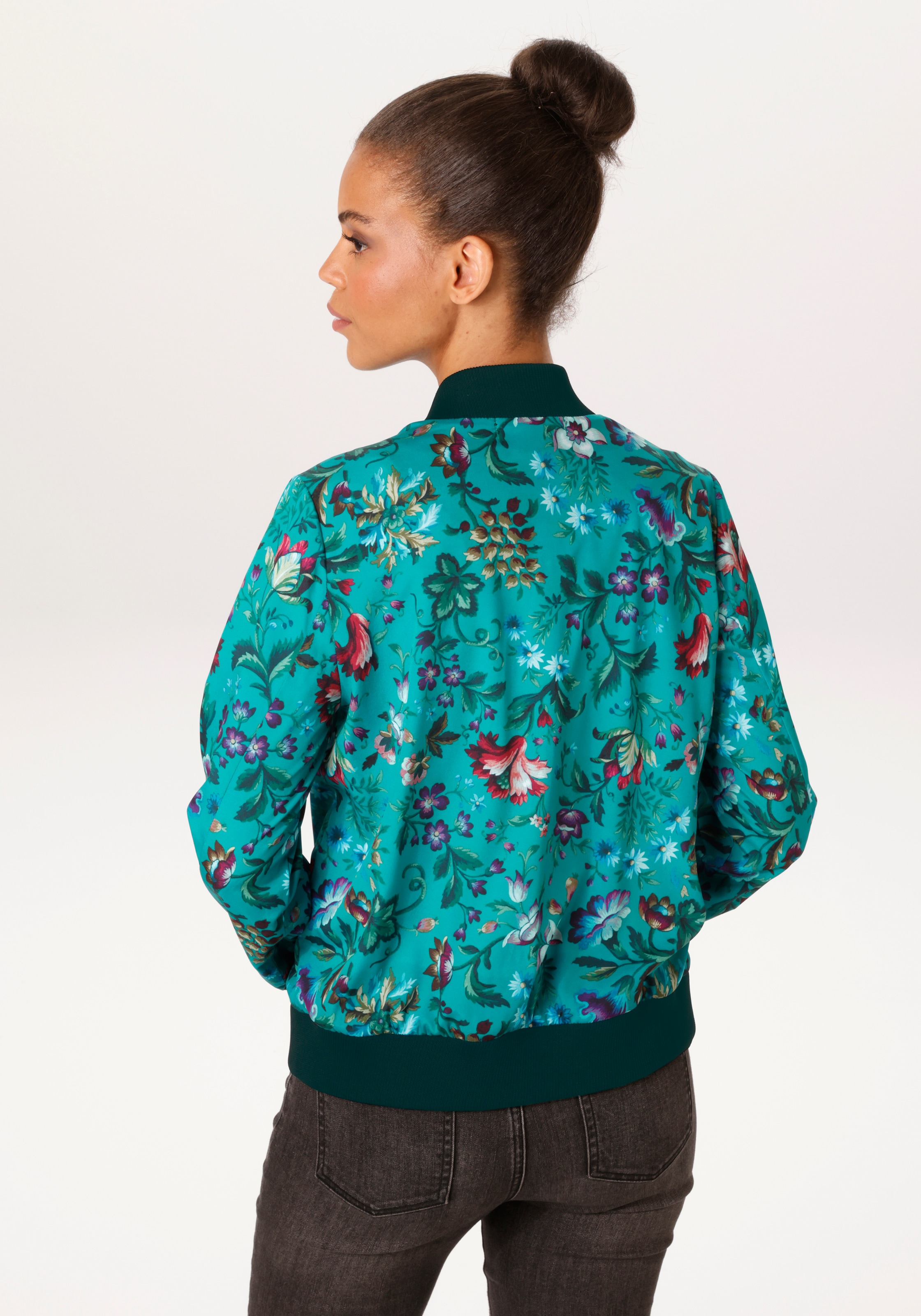 Aniston CASUAL Blouson mir farbharmonischen Blumen bedruckt - NEUE KOLLEKTION