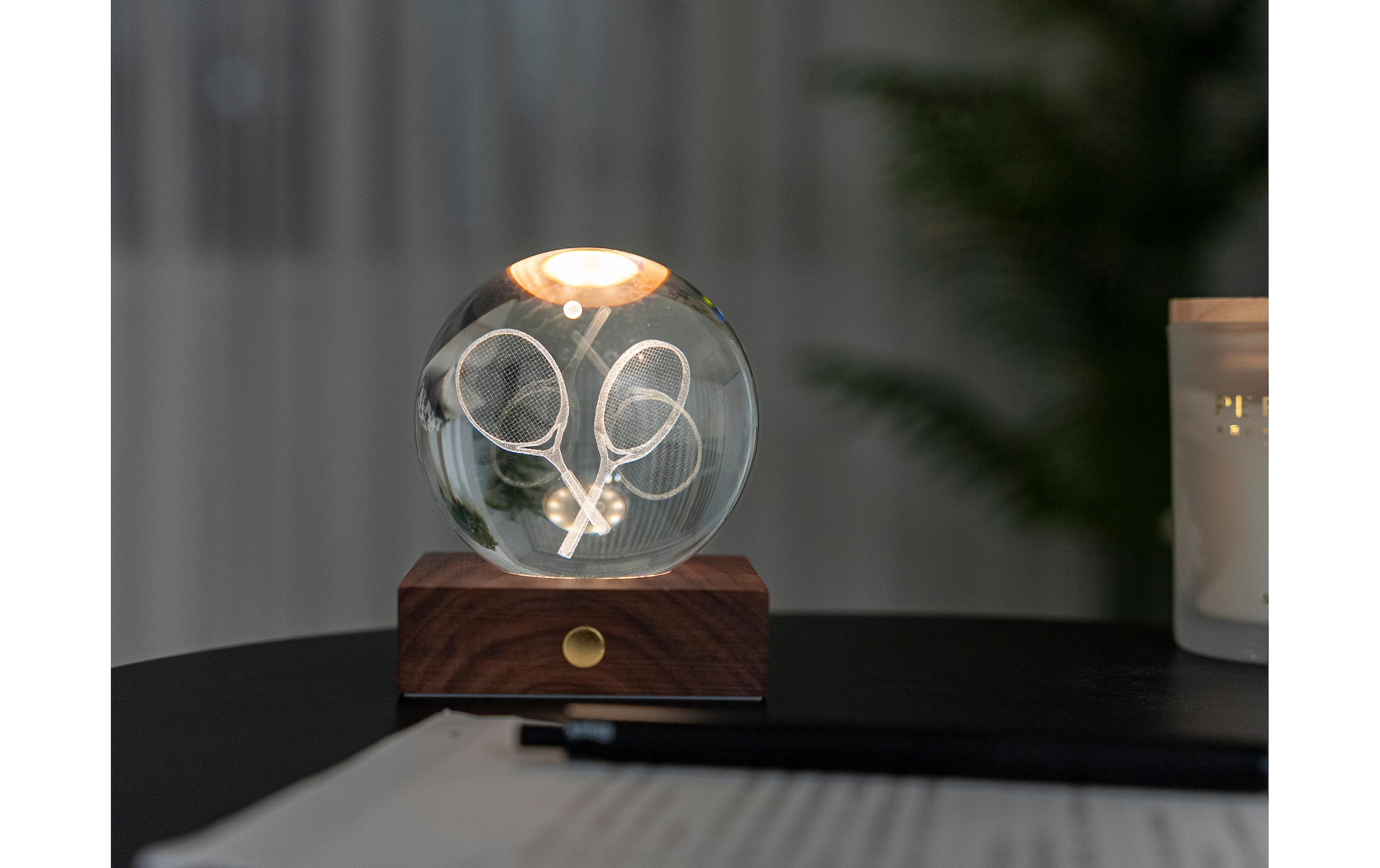 LED Dekofigur »Gingko LED Amber Tennis Braun/Transparent«, Holzart: Walnuss (China)