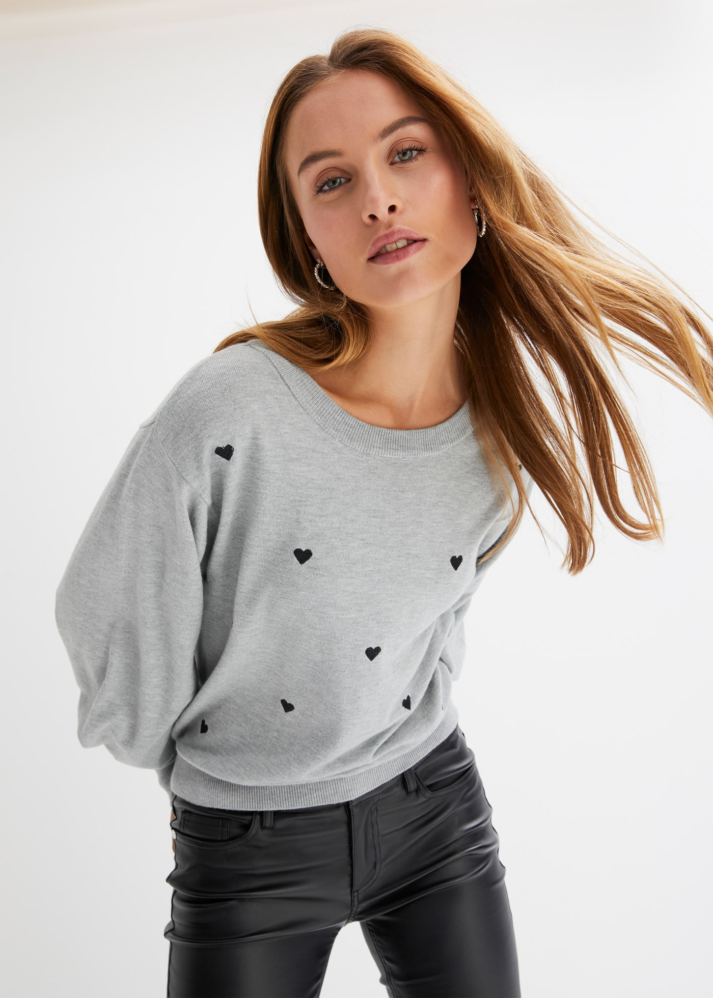 Image of bonprix Strickpullover "Feinstrickpullover aus Viskose-Mix" aus Viskose-Mix, mit Herzen-Stickerei, bequeme Passform