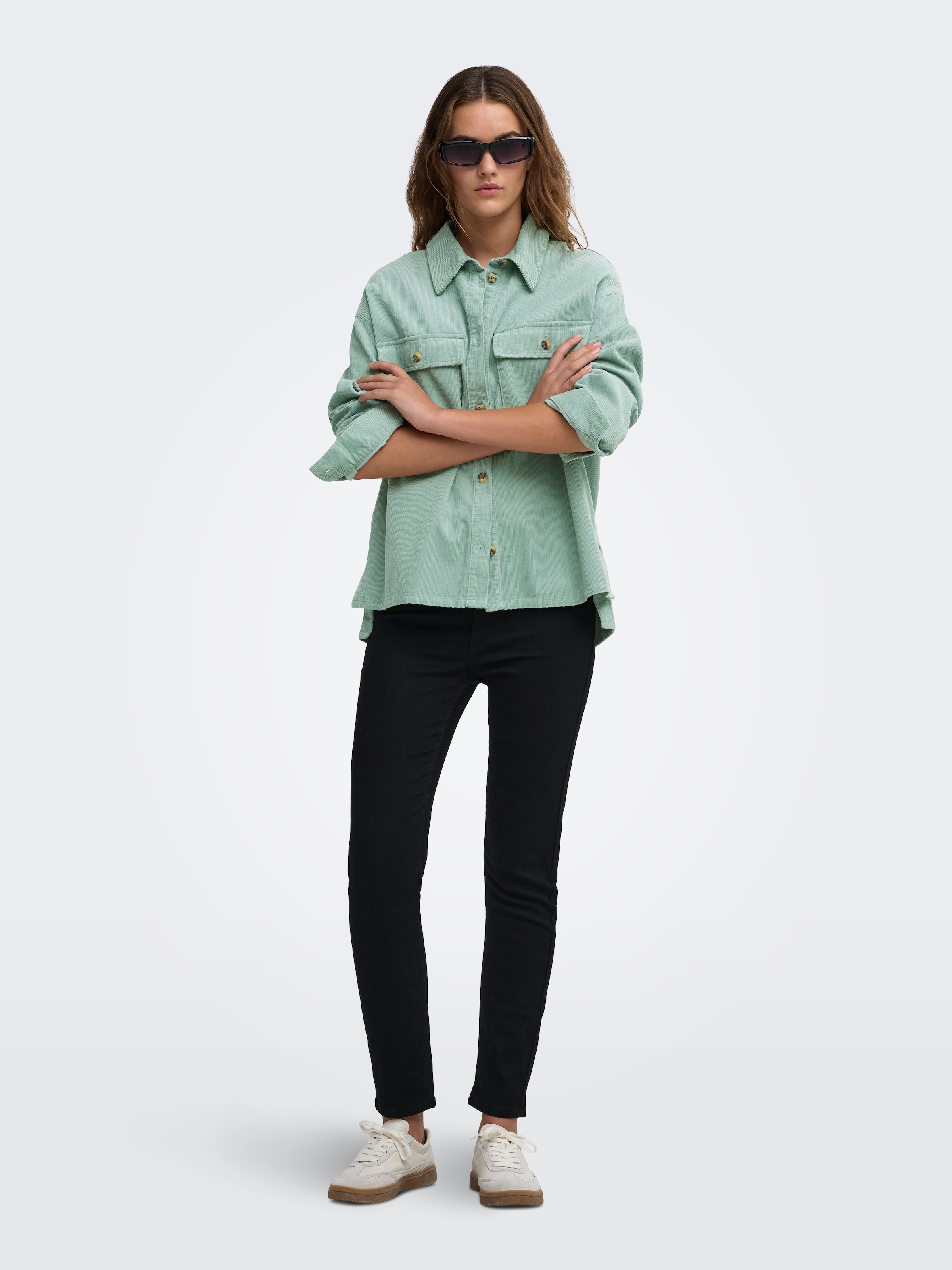 ONLY Blouse chemise »ONLMOXIE L/S CORD SLIT SHACKET CC PNT« Coton, velours côtelé fin, oversize