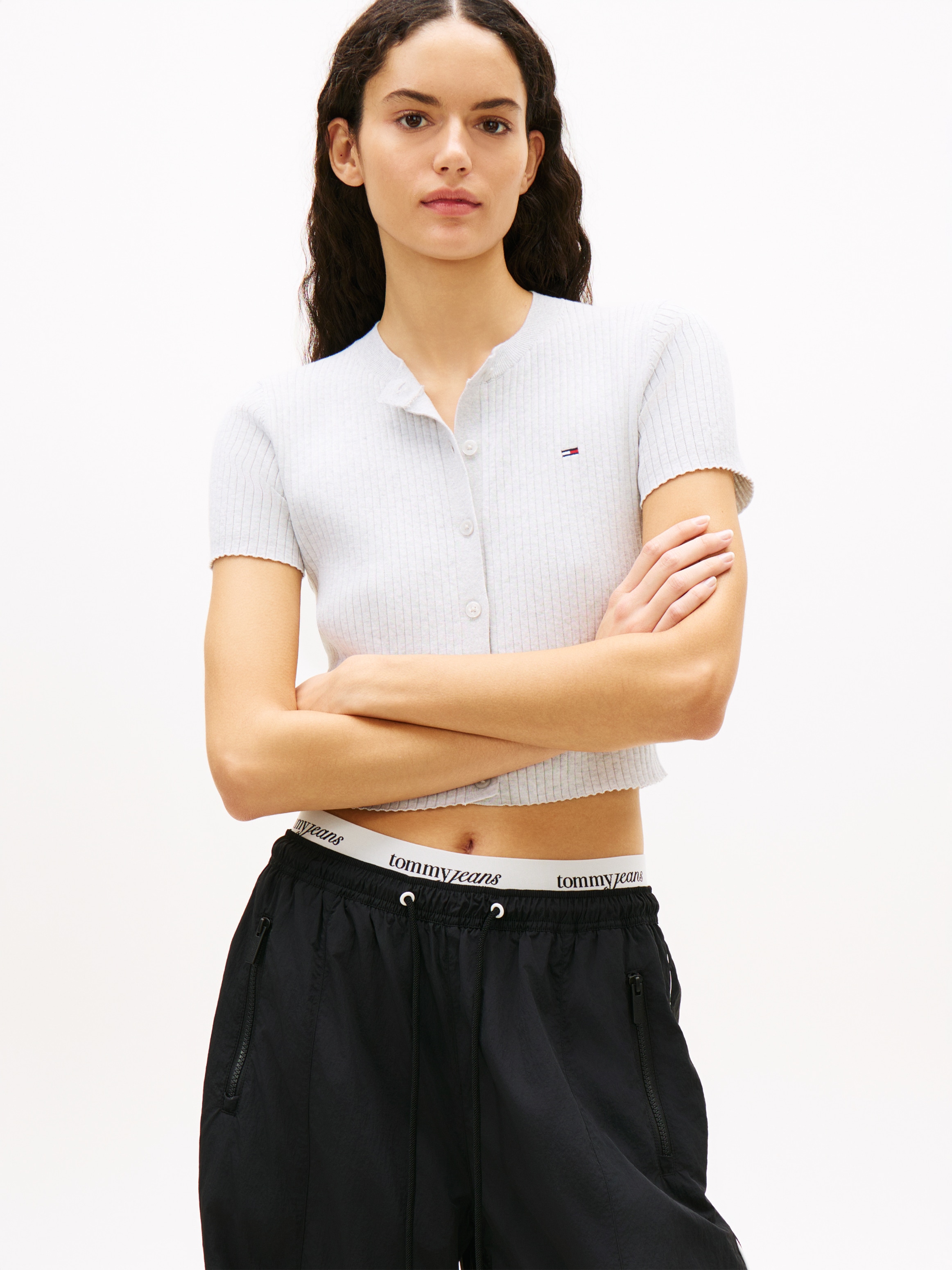 Tommy Jeans Veste en tricot »TJW ESSENTIAL SS RIB CARDIGAN« avec structure côtelée, coupe slim