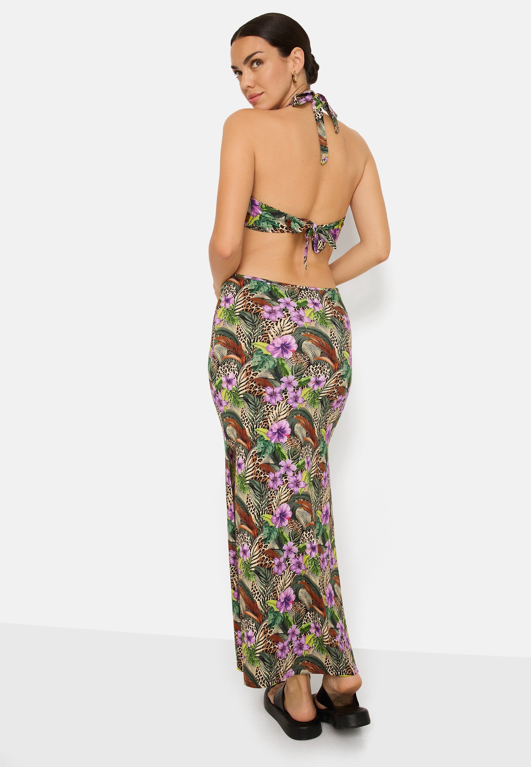 LSCN by LASCANA Maxikleid mit Cut-outs, Neckholderkleid mit Alloverdruck