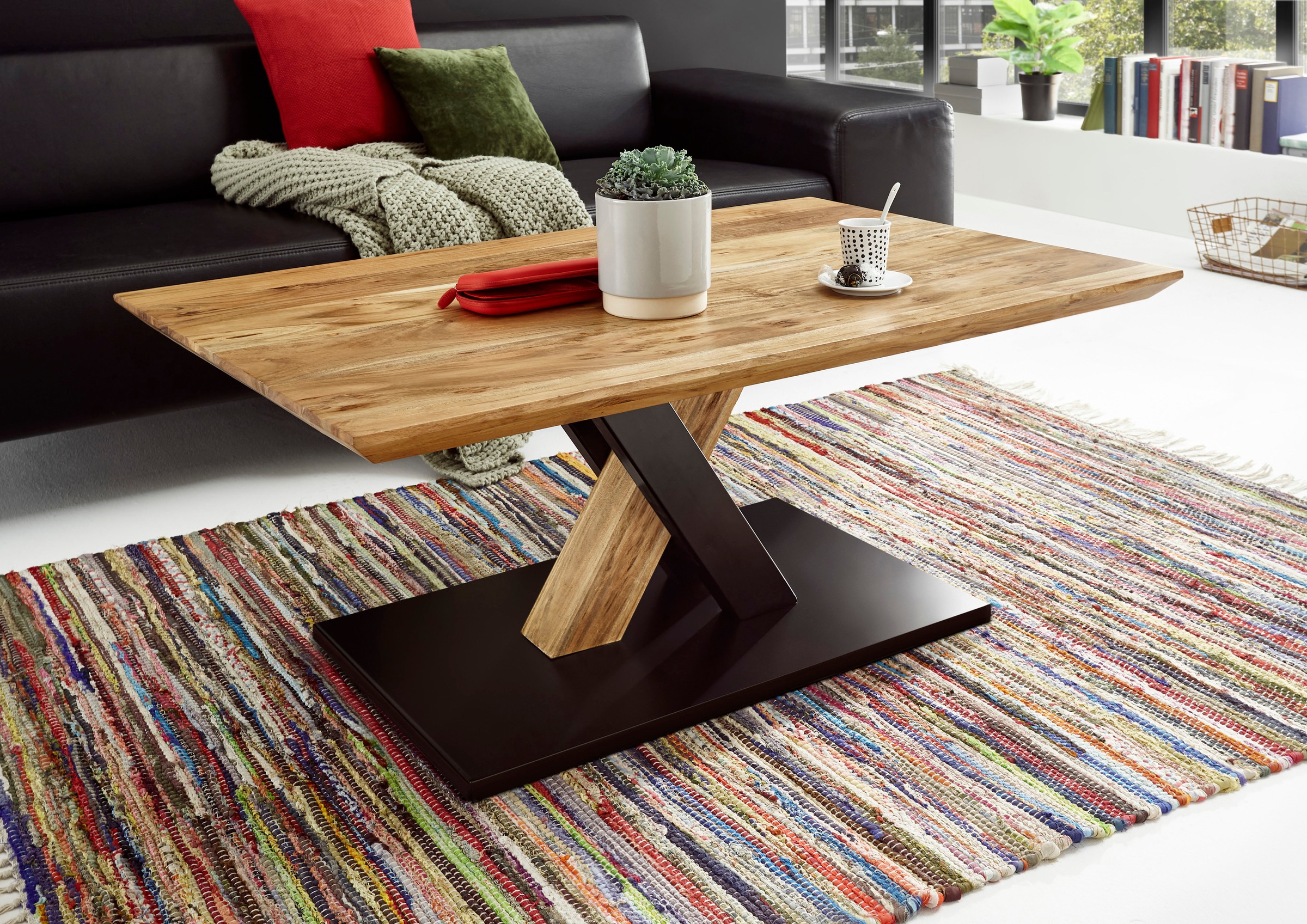 Image of MCA furniture Couchtisch »Maverick«, Wohnzimmertisch Massivholz Akazie Natur lackiert bei Ackermann Versand Schweiz