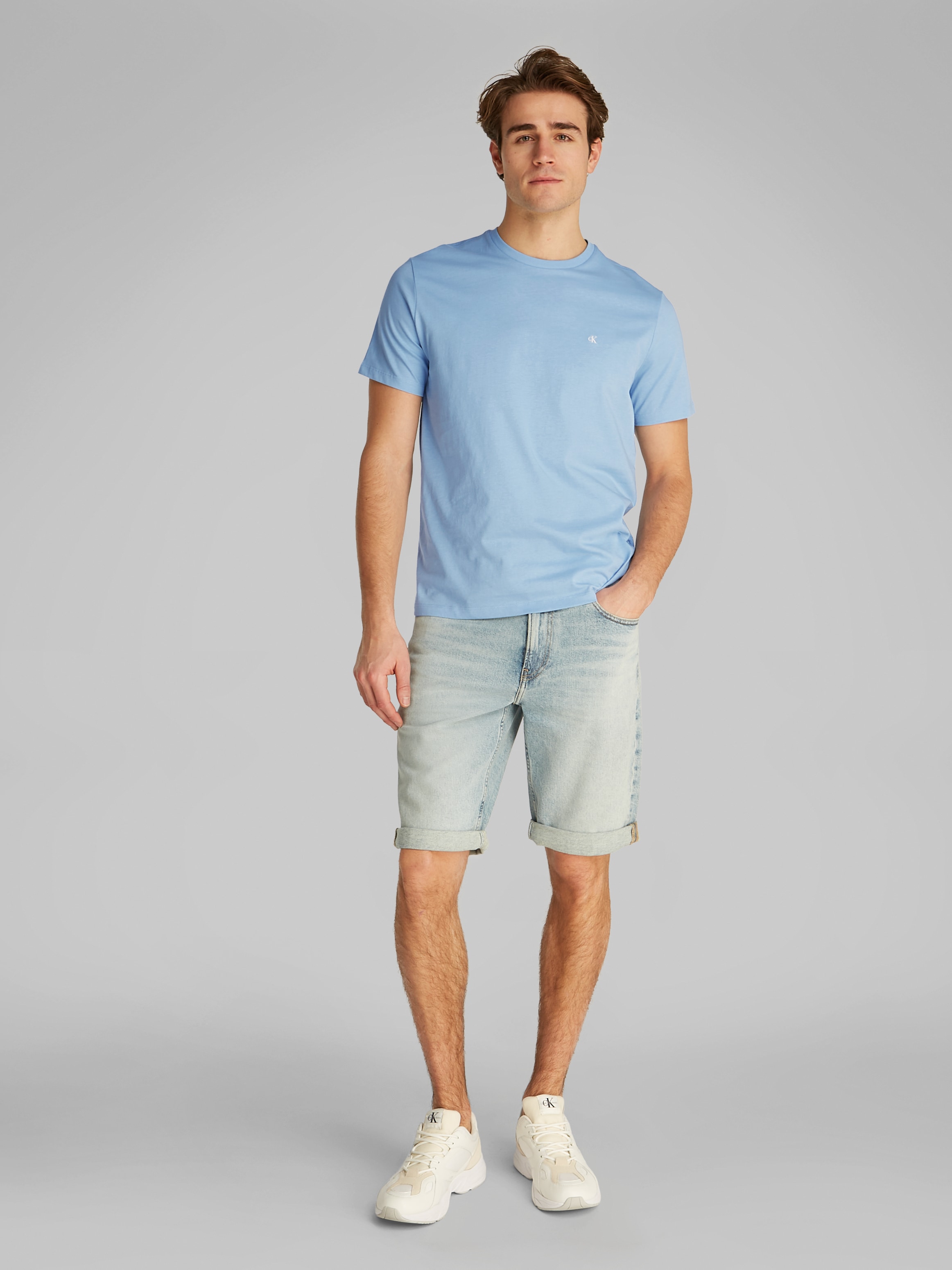 Calvin Klein Jeans T-Shirt »SS SMOOTH CTTN SOLID CREWNK TEE«, mit Logo