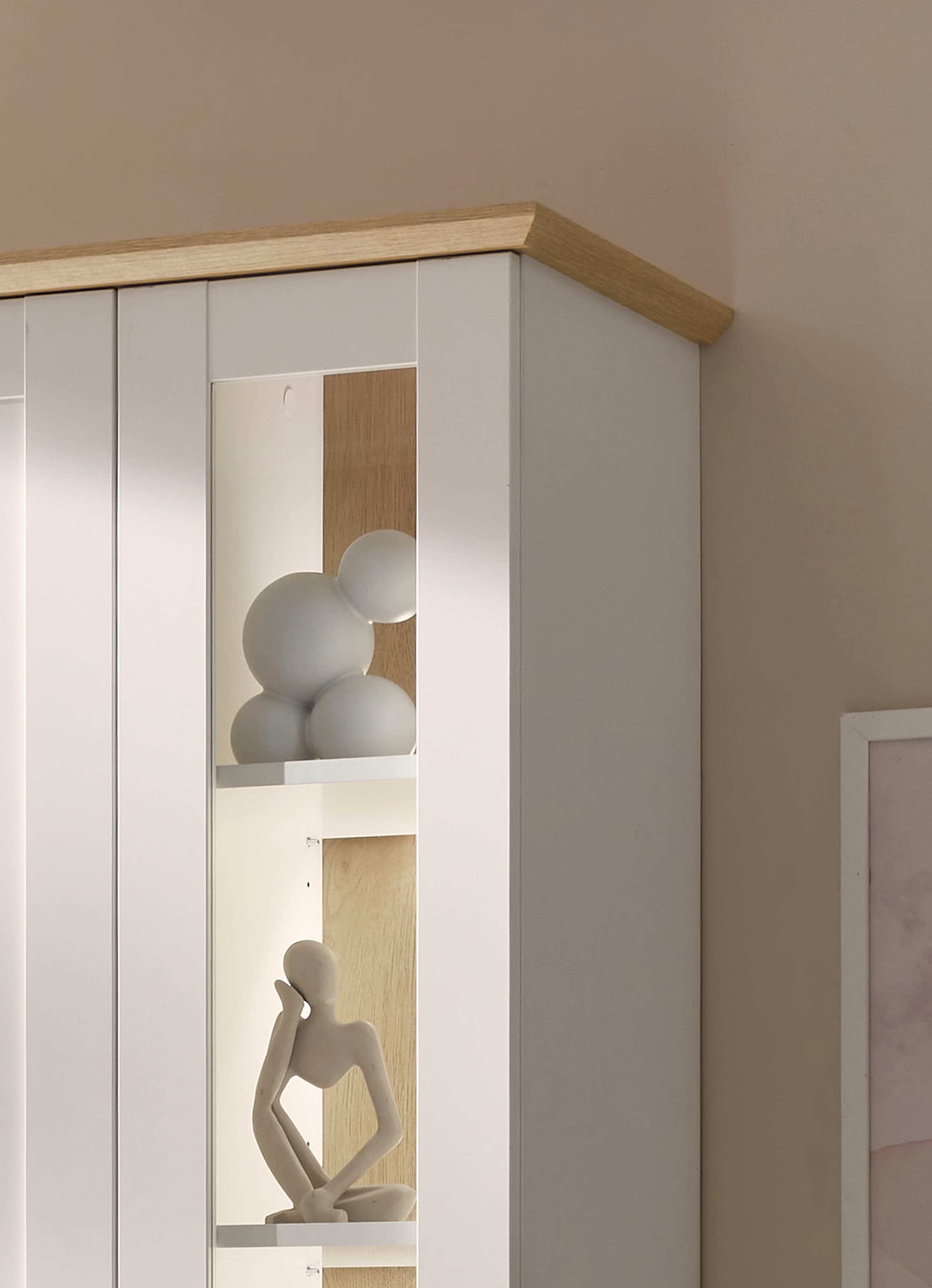 GOODproduct Vitrine »Brest, Standvitrine im Landhausstil, Glasvitrine, Vitrinenschrank« schwarze Metallgriffe, ausreichend Stauraum, Glastür, 203 cm hoch