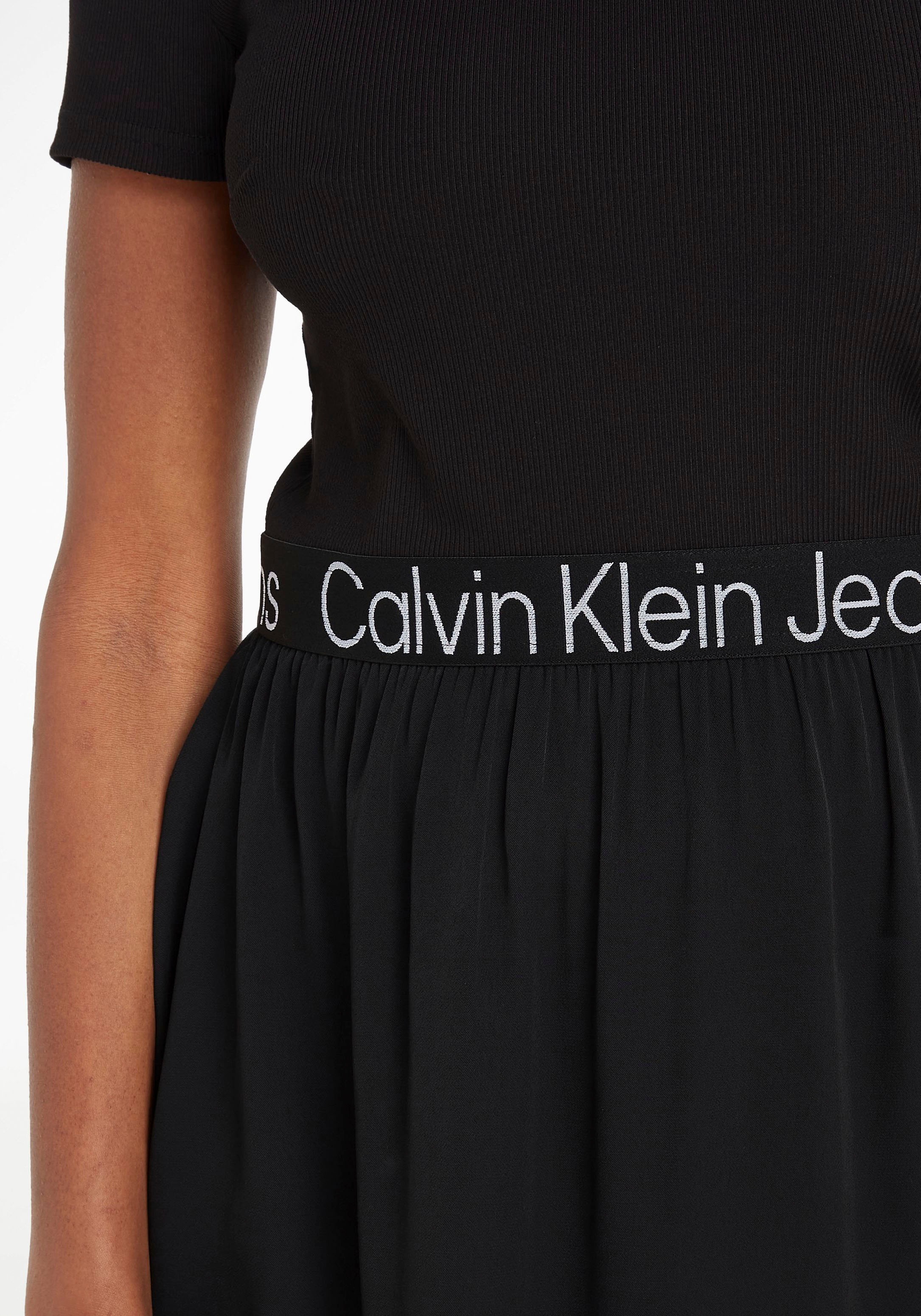 ♕ Calvin Klein im Jeans versandkostenfrei 2-in-1-Kleid, auf Materialmix