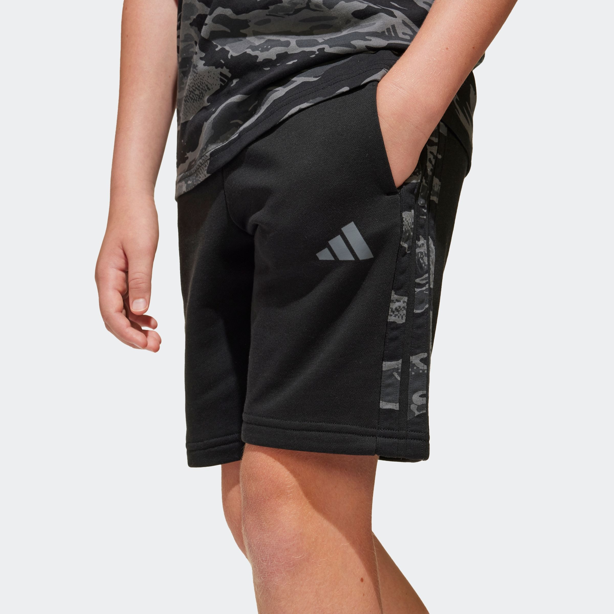 adidas Sportswear Shorts »J CAMO SHORT«, (1 tlg.)