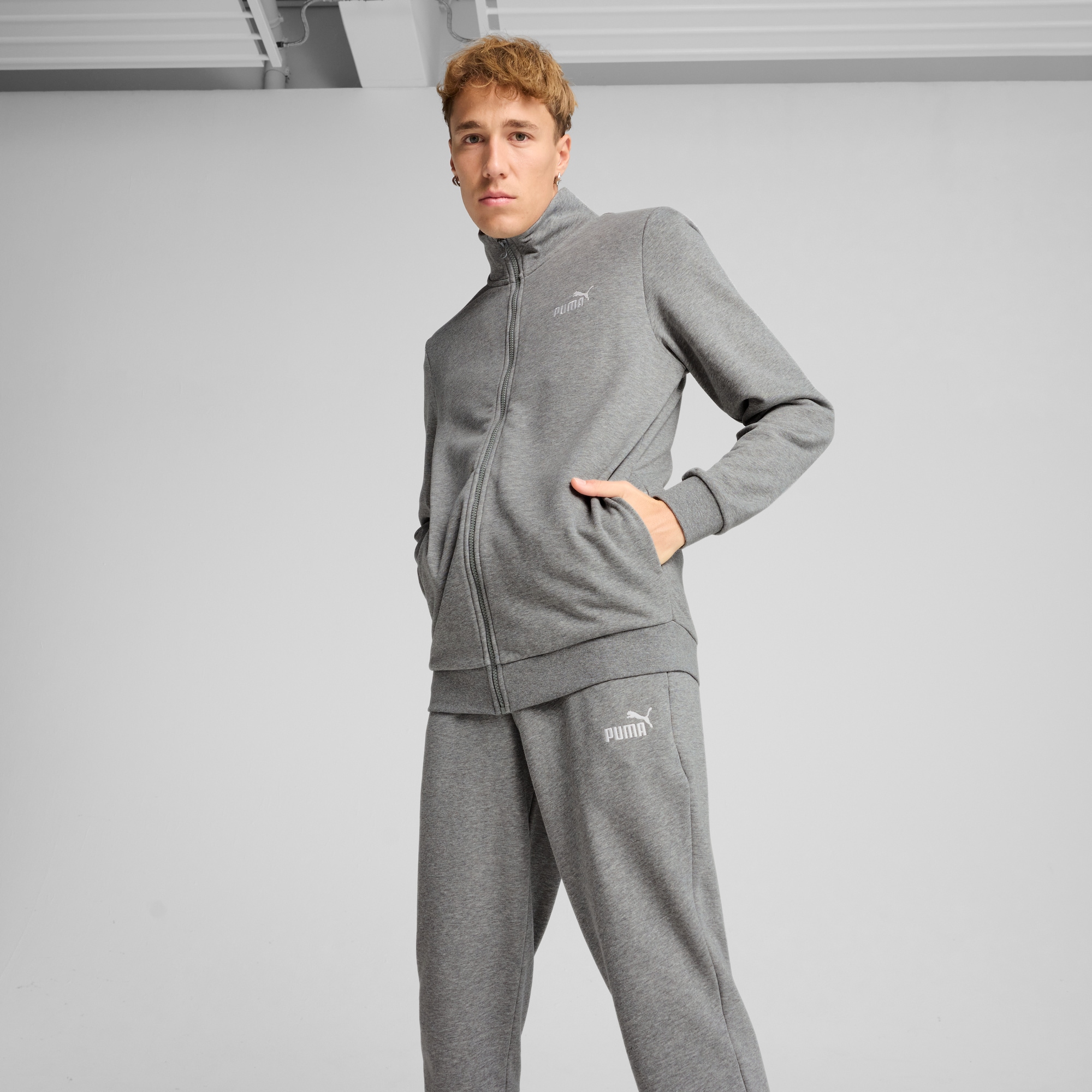 Image of PUMA Trainingsanzug "ESS NO1 LOGO TR KNITTED SUIT" 2 Stk. zweiteiliges Set, mit hohem Kragen, mit gerippten Bündchen