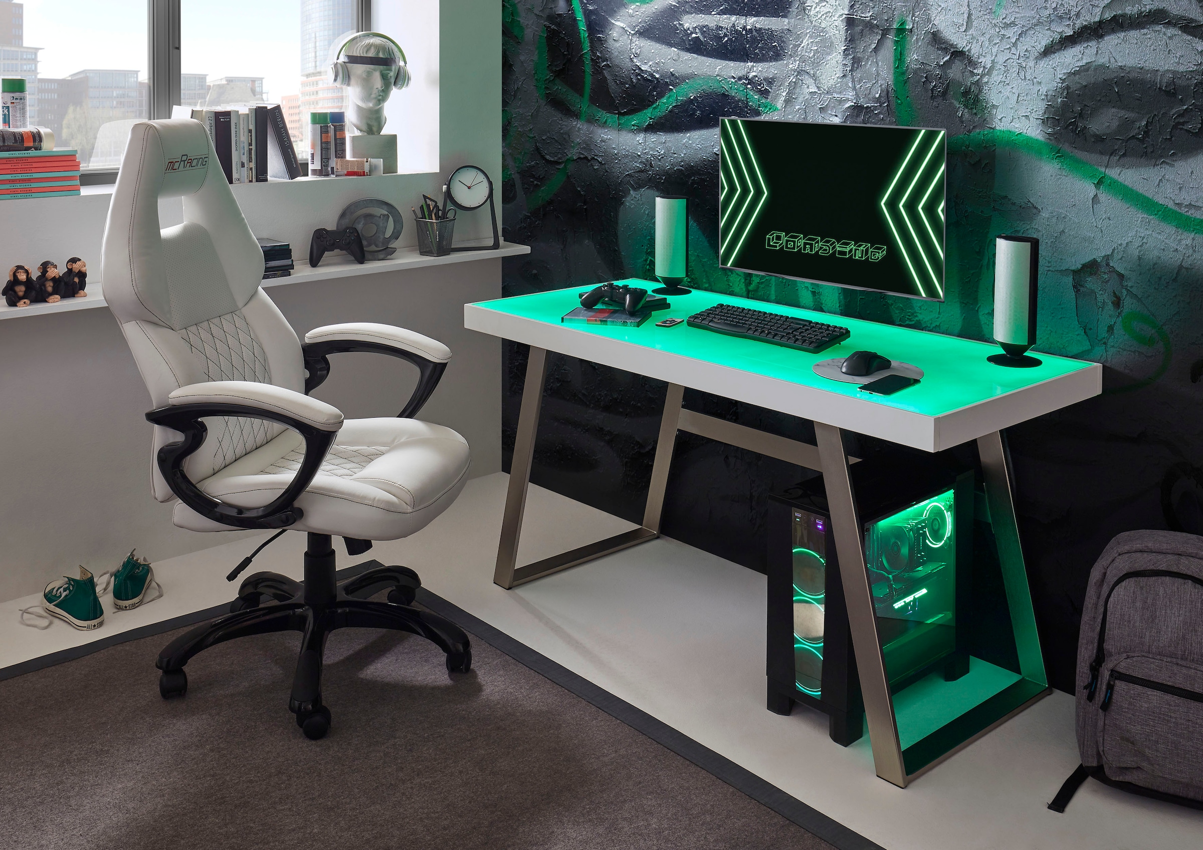 MCA furniture Schreibtisch »Tiflis« mit RGB-LED Beleuchtung inkl. Fernbedienung, Breite 140 cm