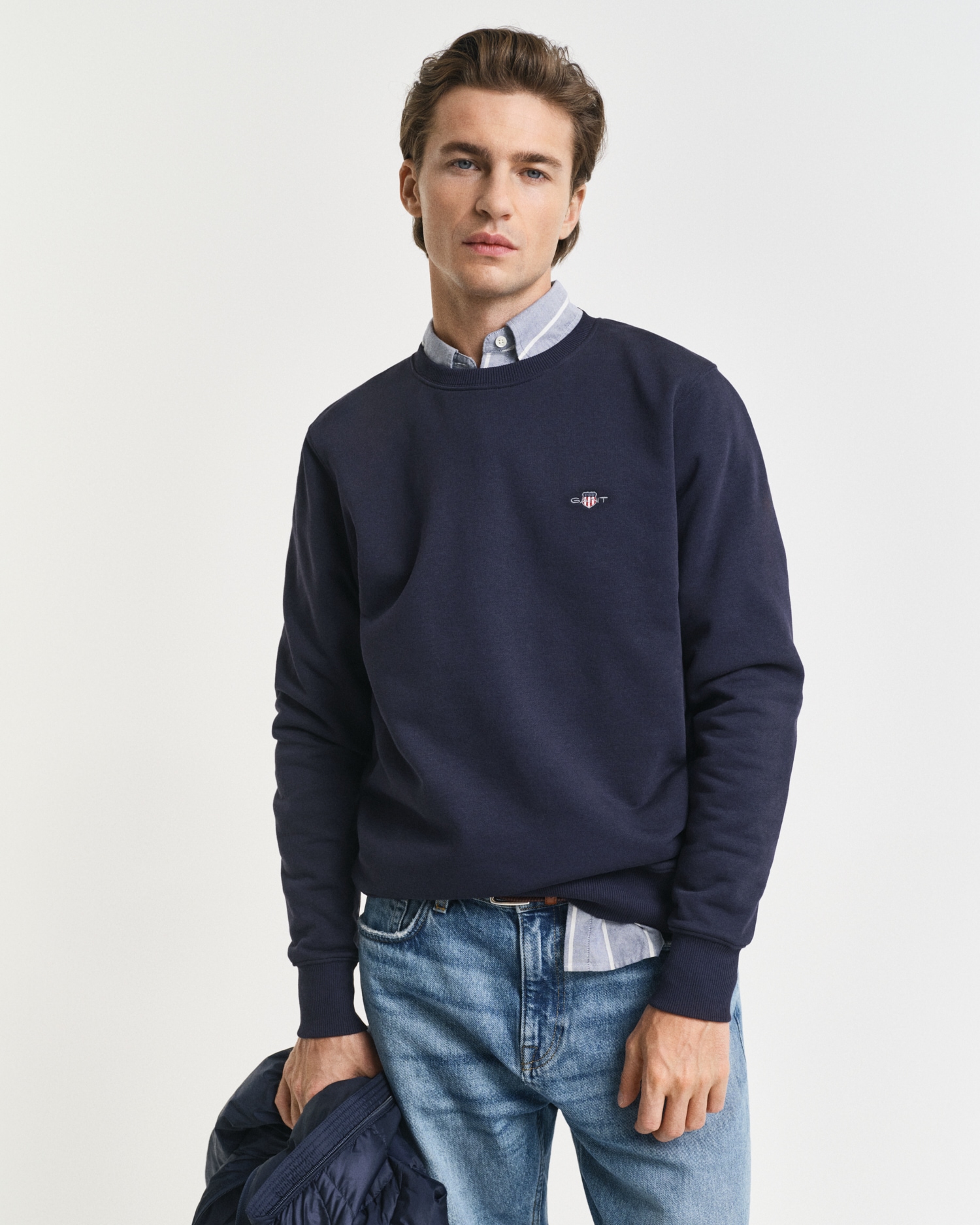 Image of Gant Sweatshirt "REG SHIELD C-NECK SWEAT", mit Logostickerei auf der Brust