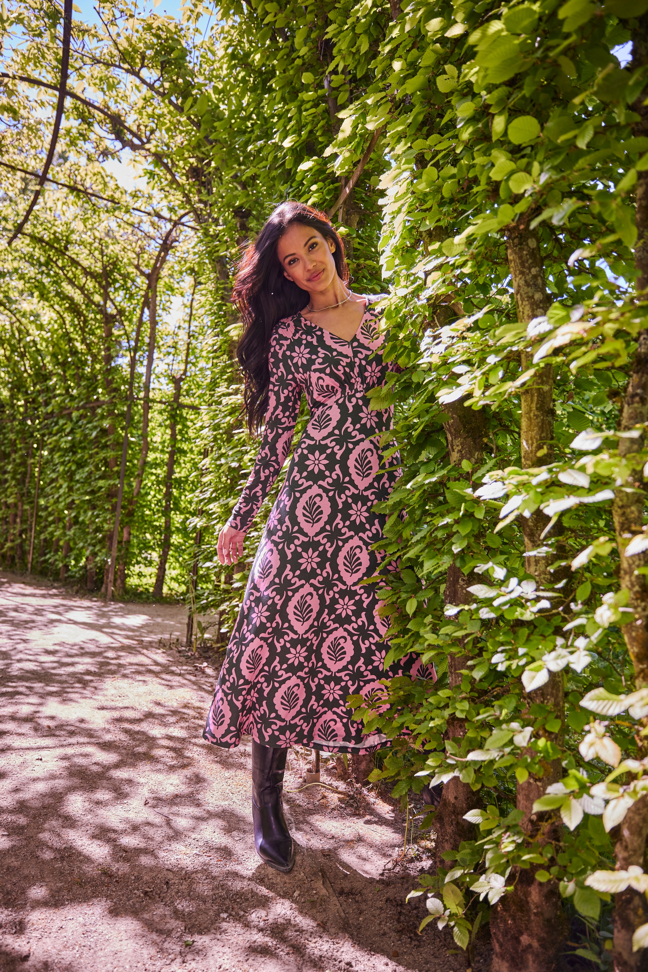 Aniston SELECTED Midikleid, mit Smok-Details - NEUE KOLLEKTION