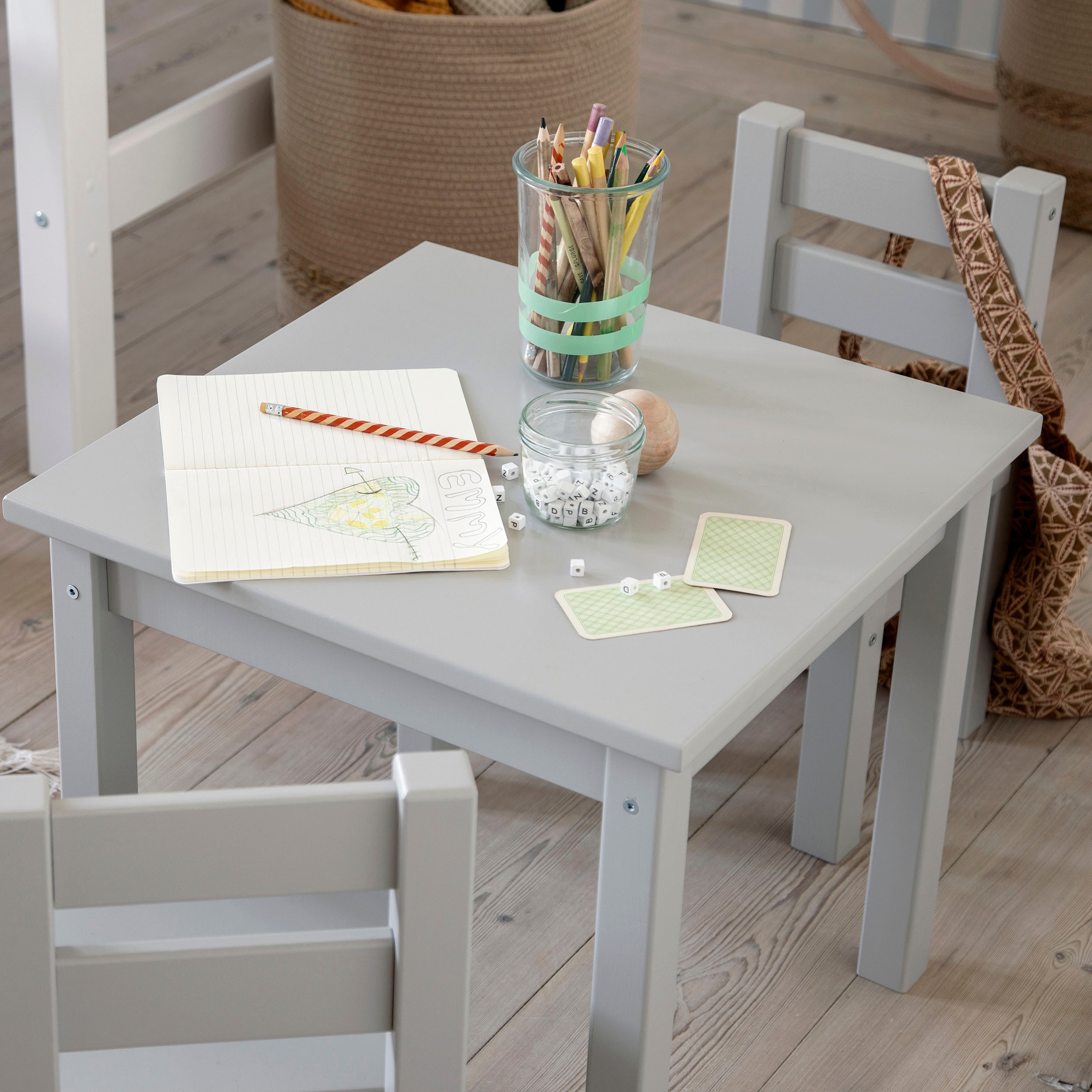 Hoppekids Kindersitzgruppe »MADS Kindersitzgruppe«, (Set, 3 tlg., 1 Tisch, 2 Stühle), in vielen Farben, mit zwei Stühlen