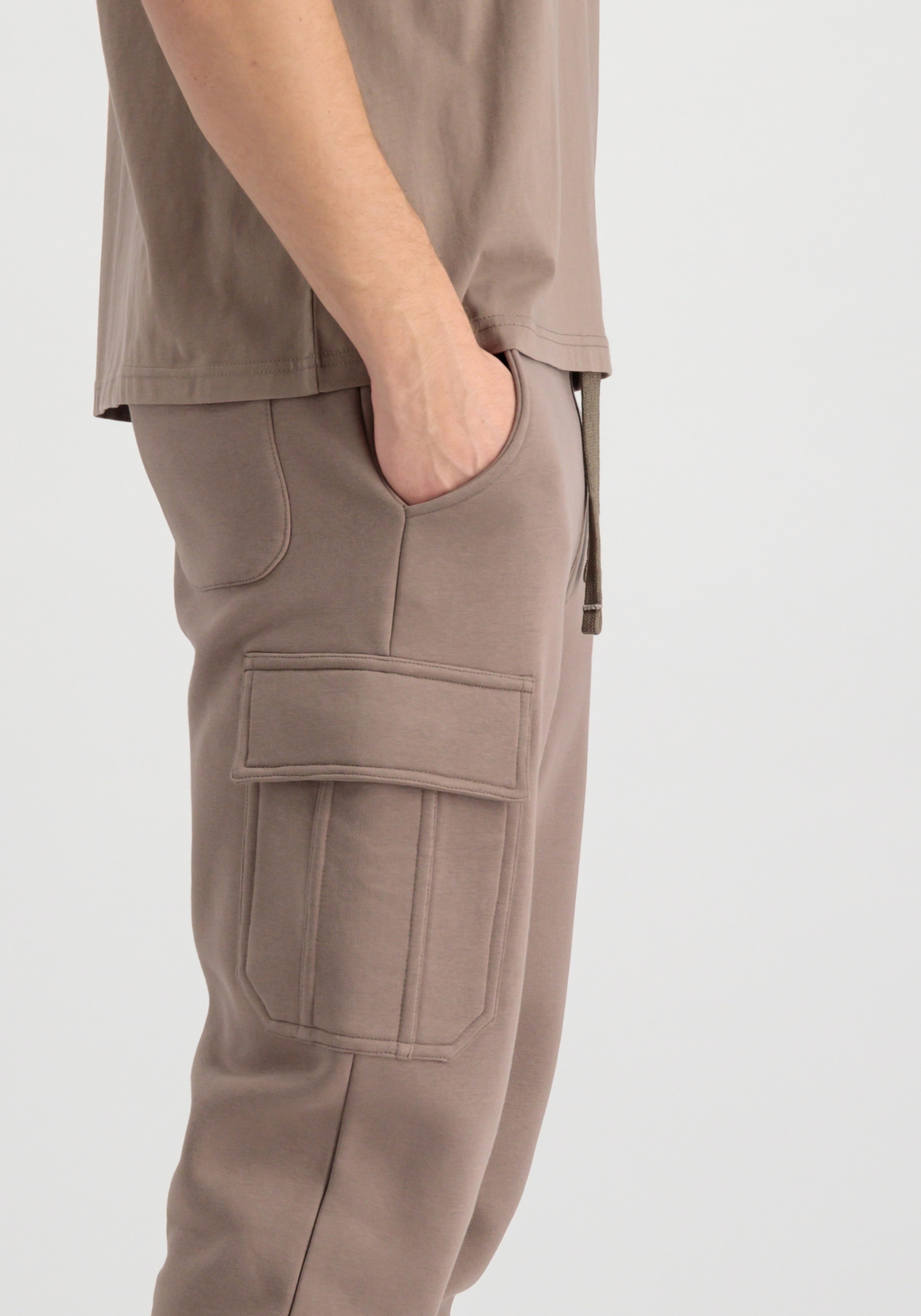 Alpha Industries Jogginghose »Alpha Industries Men - Jogger Organics Cargo Jogger«