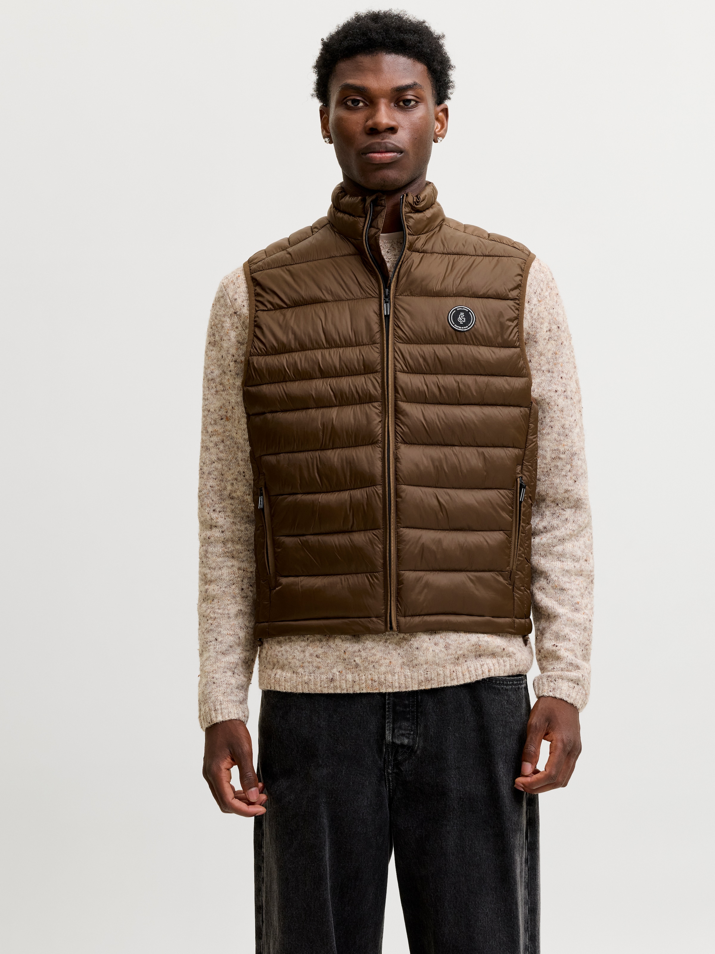 Jack & Jones Gilet matelassé »JJEKINGSLEY LIGHT BODYWARMER COLLAR NOOS« fibre synthétique, coupe régulière