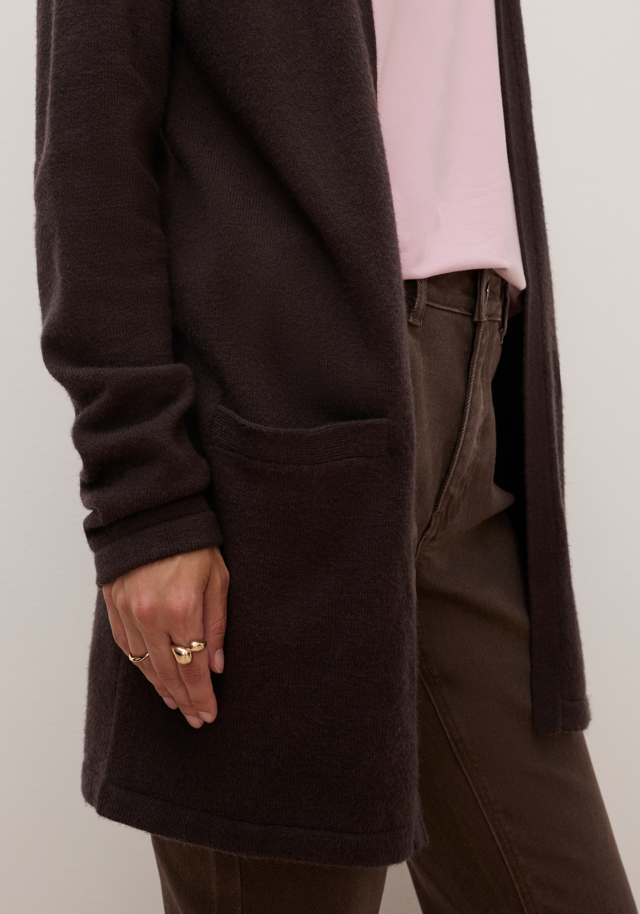 Tamaris Veste en tricot »mit Taschen, aus weicher Viskosemischung« parfait pour les soirées d'été douces