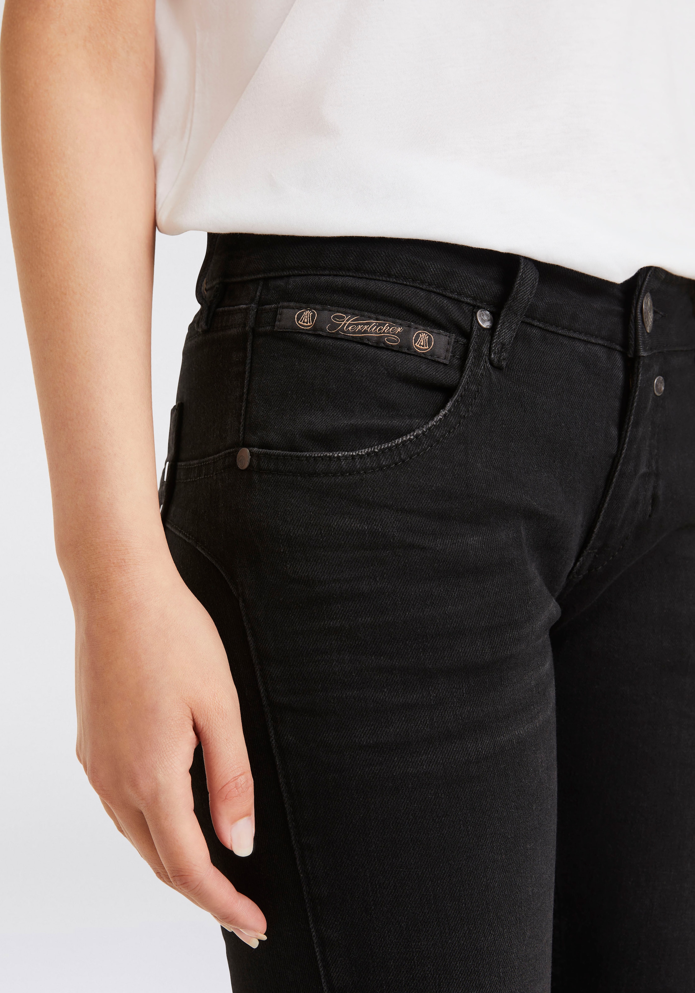 Herrlicher Slim-fit-Jeans »Touch Slim Recycled Denim Black Stretch«, im Five-Pocket Style