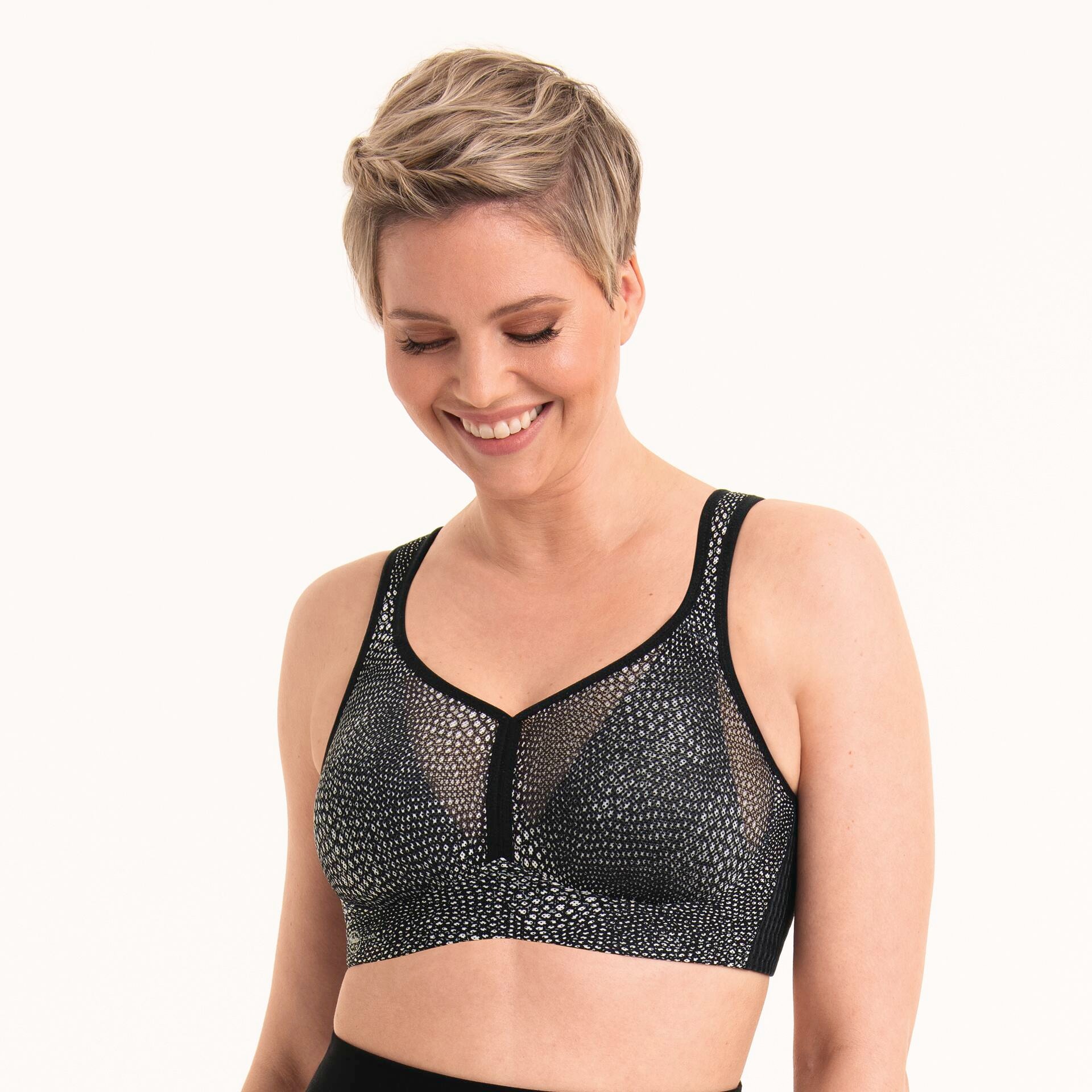 Anita Active Sport-BH »Air Control Delta Pad«, doppellagige Cups, Powertüll im Rücken, Schale schmal geschnitten