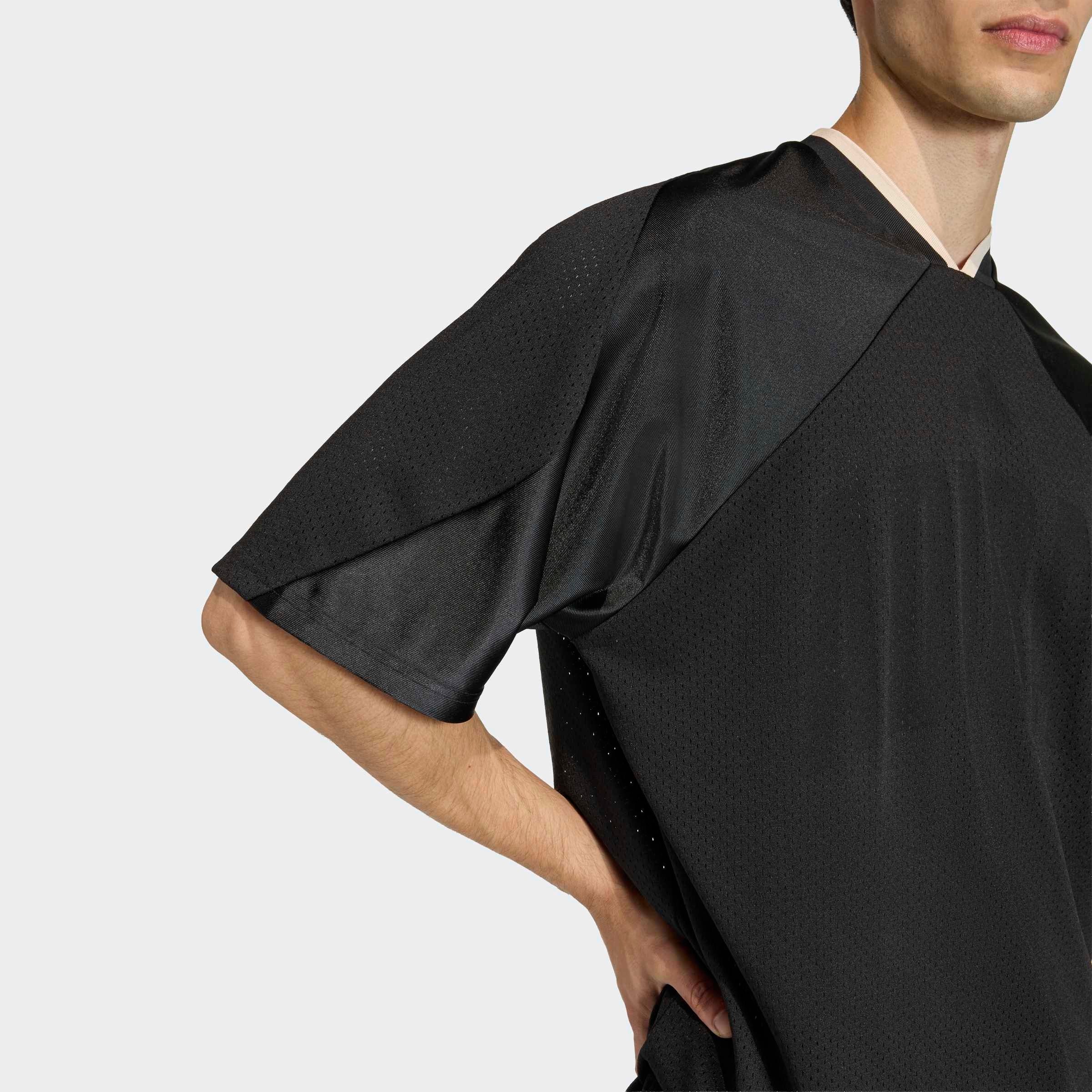 adidas Sportswear T-shirt »STADIUM GRAPHIC MESH« lockerer Schnitt, mit V-Ausschnitt, mit auffälliger Grafik