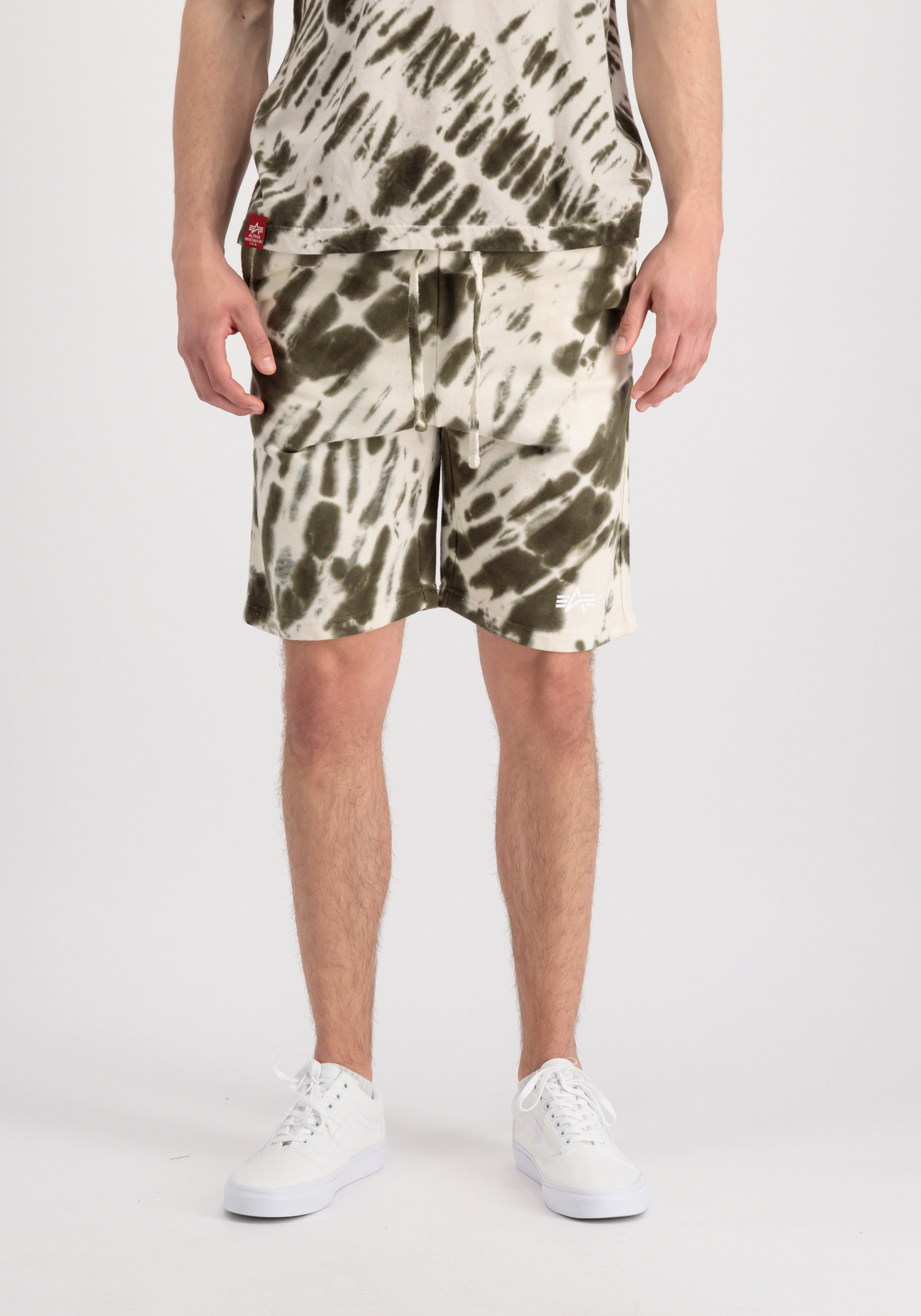 Image of Alpha Industries Sweatshorts "Tie Dye Shorts"